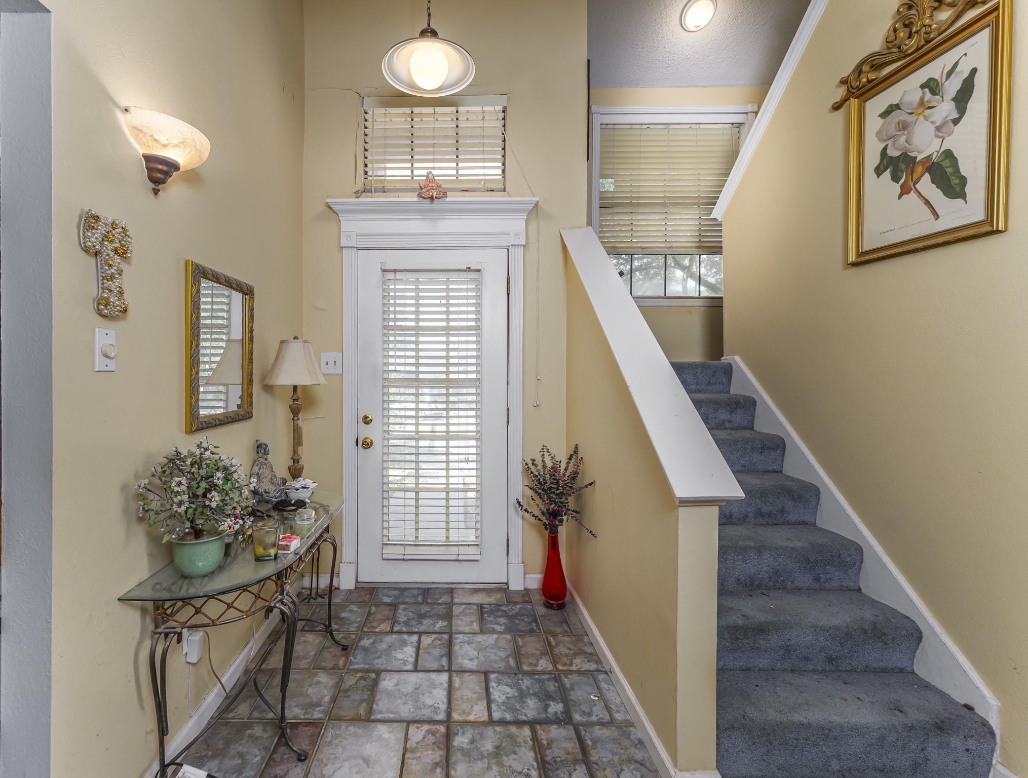 2702 Stratford Court