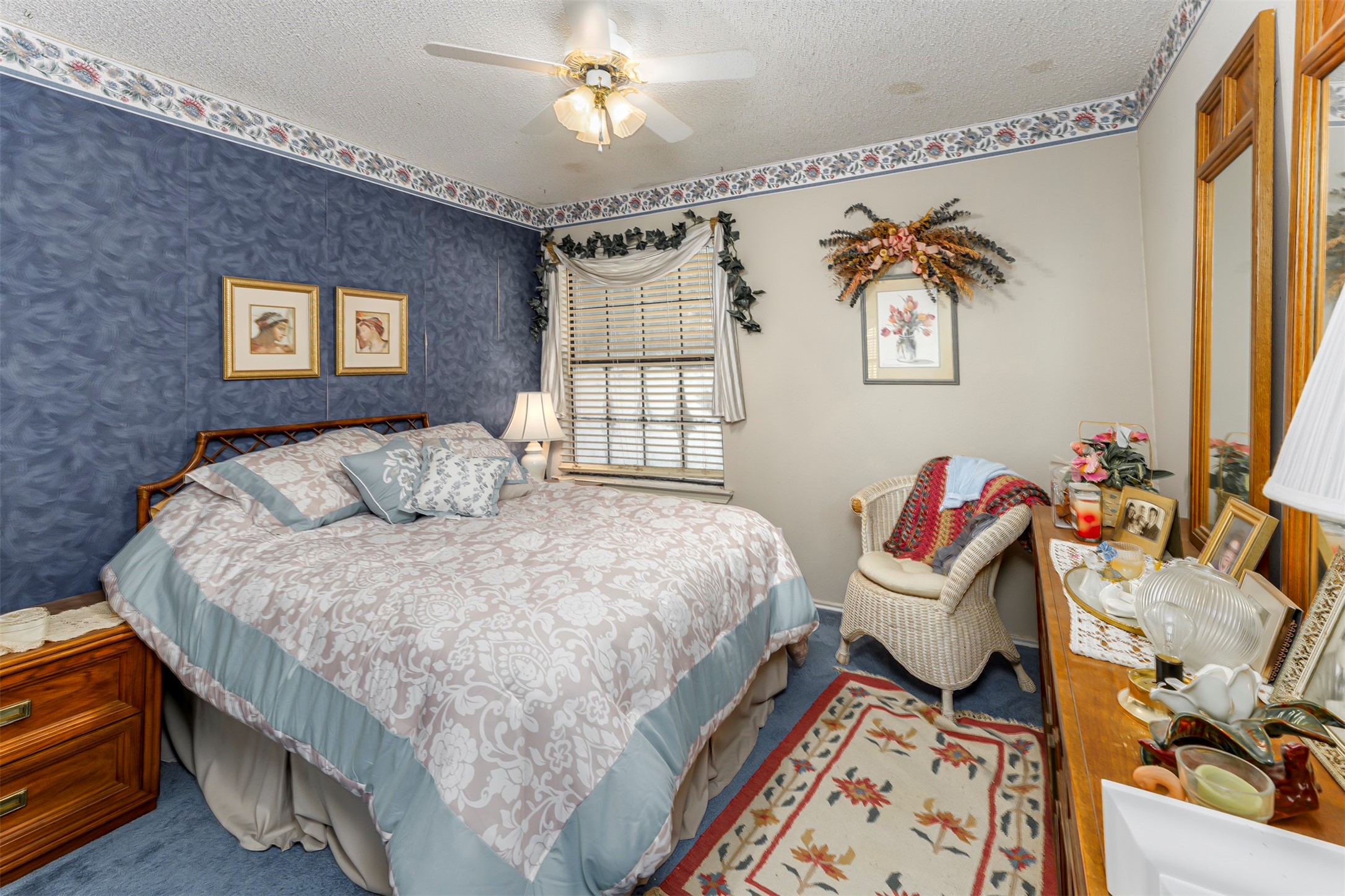 2702 Stratford Court
