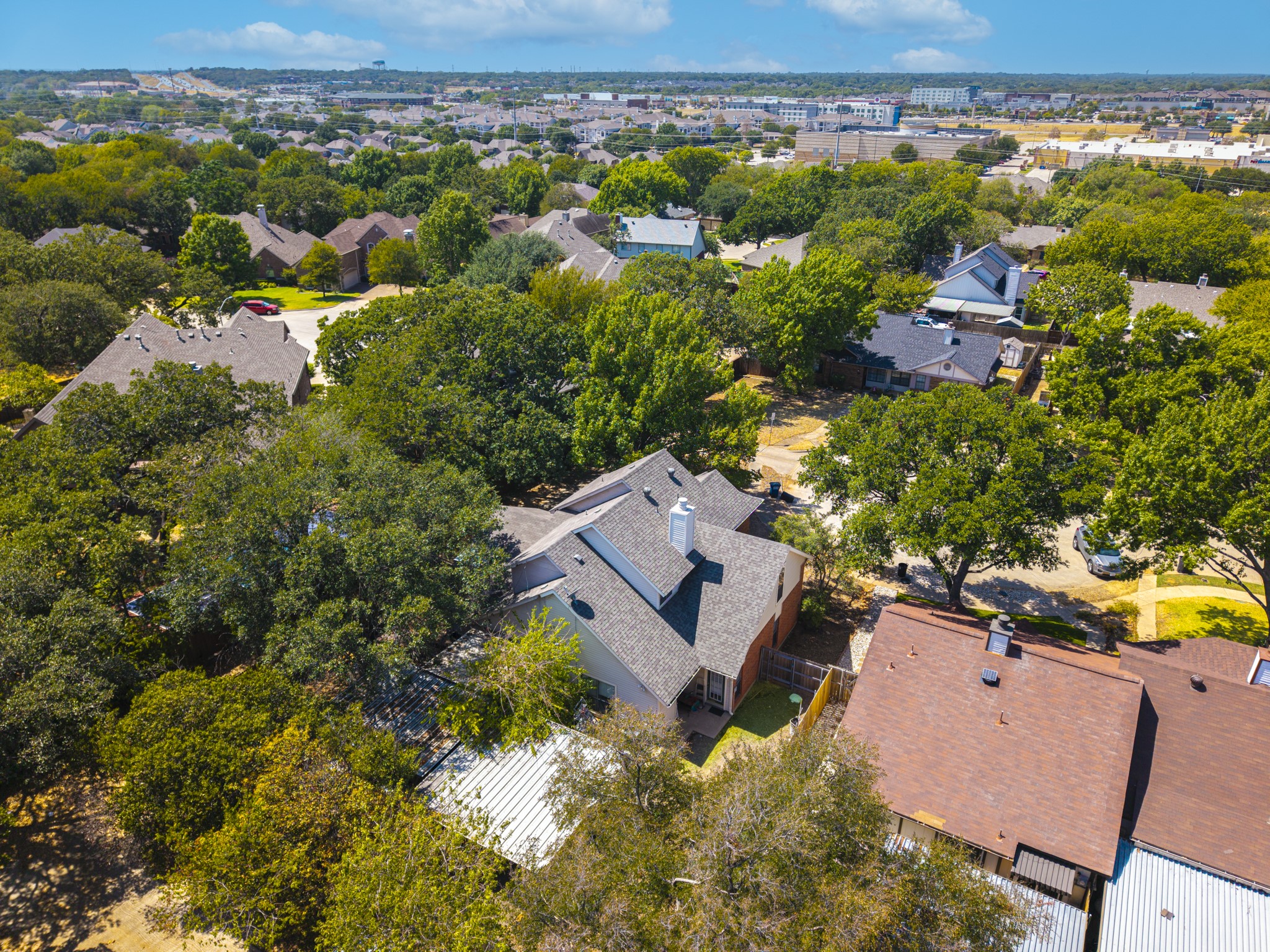 2702 Stratford Court