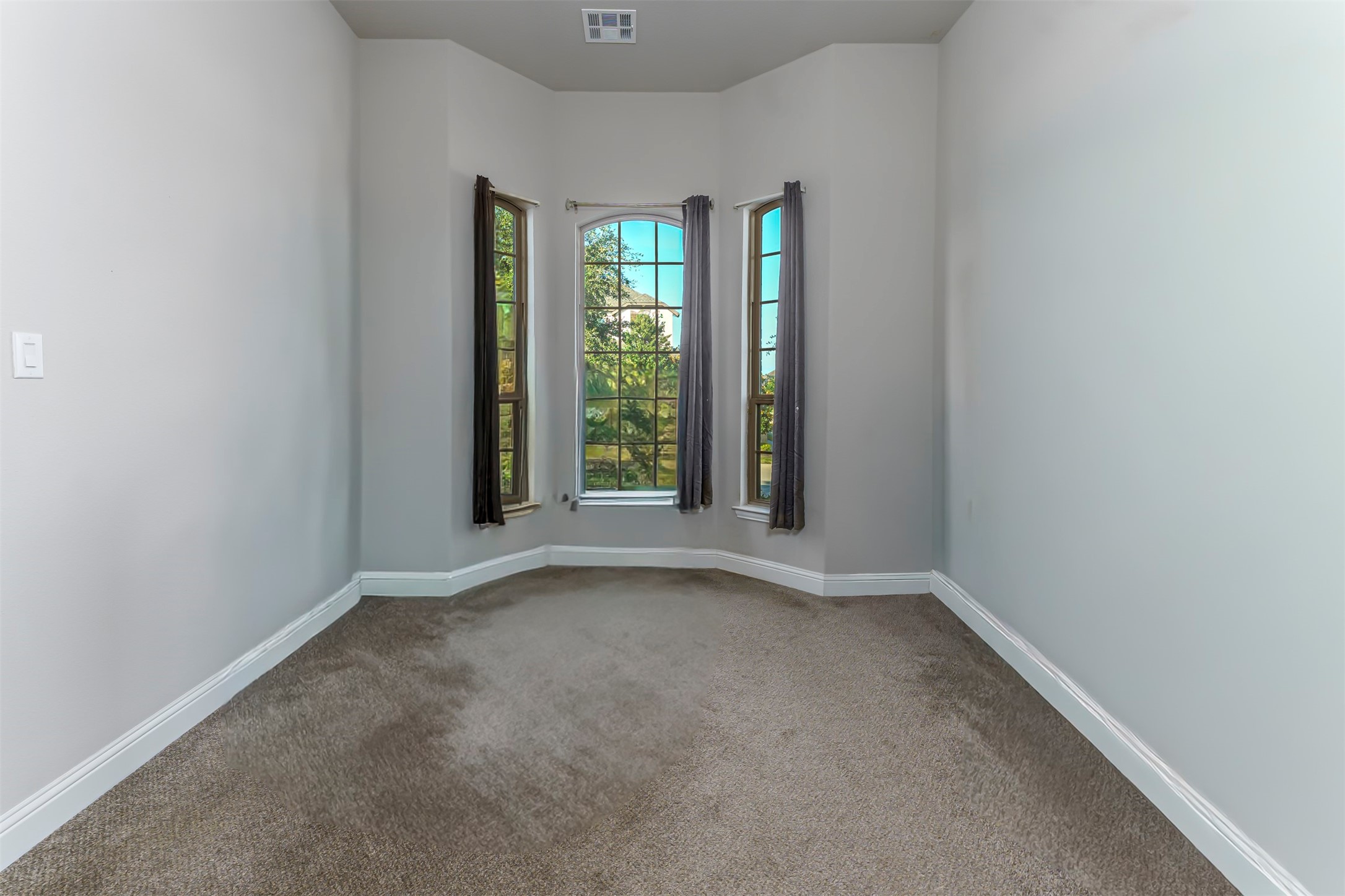 2710 Avondale Drive