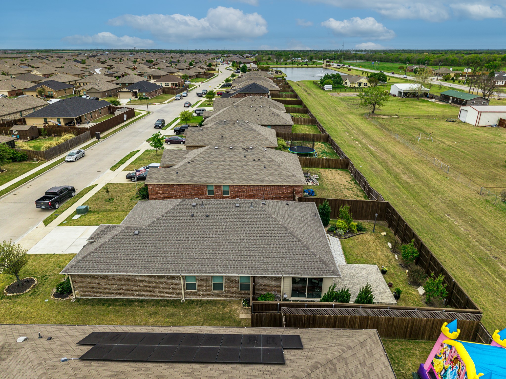 910 Community Way