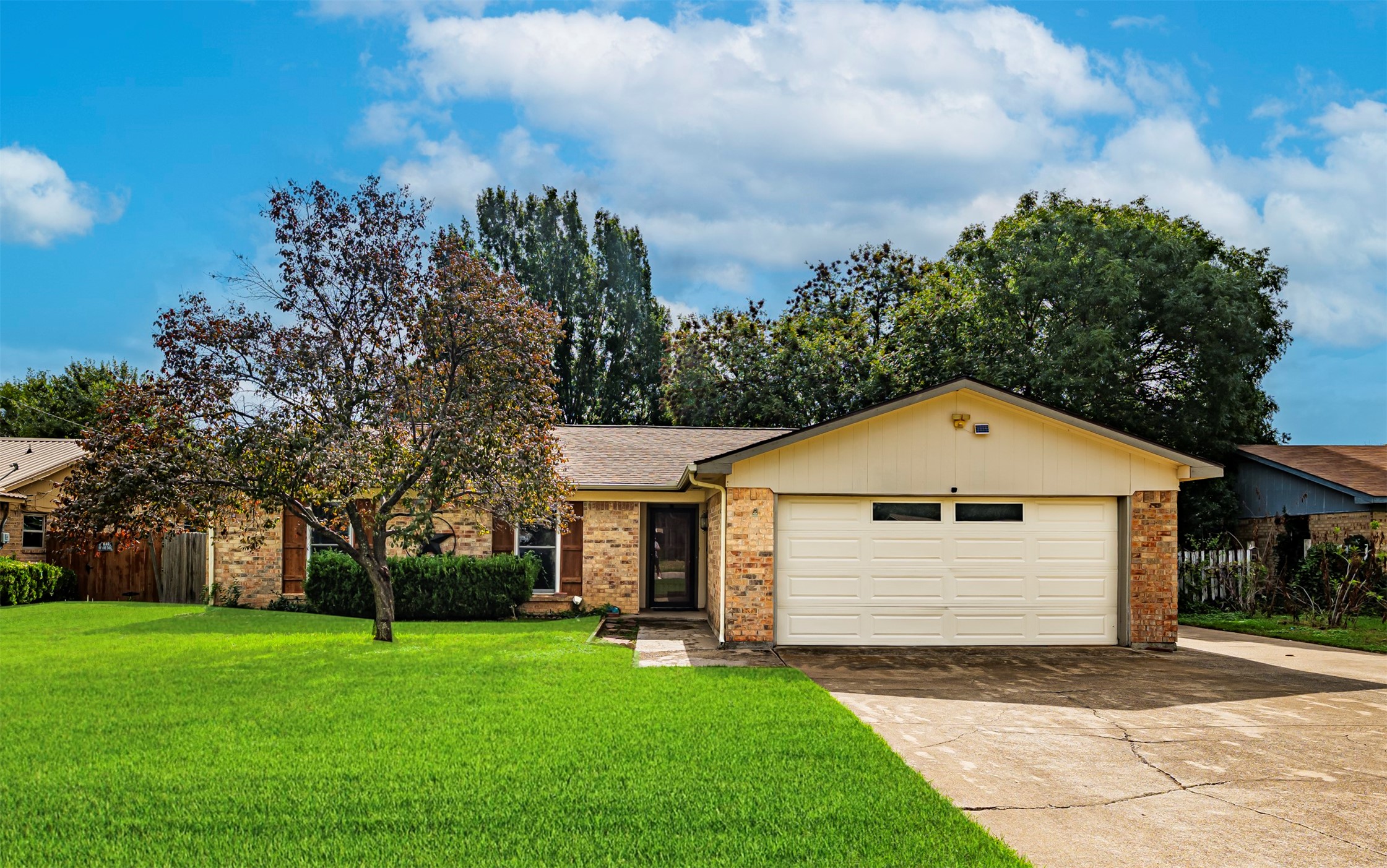 1620 Edge Hill Road Benbrook TX