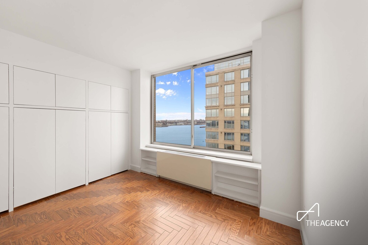 200 RIVERSIDE Boulevard 25C