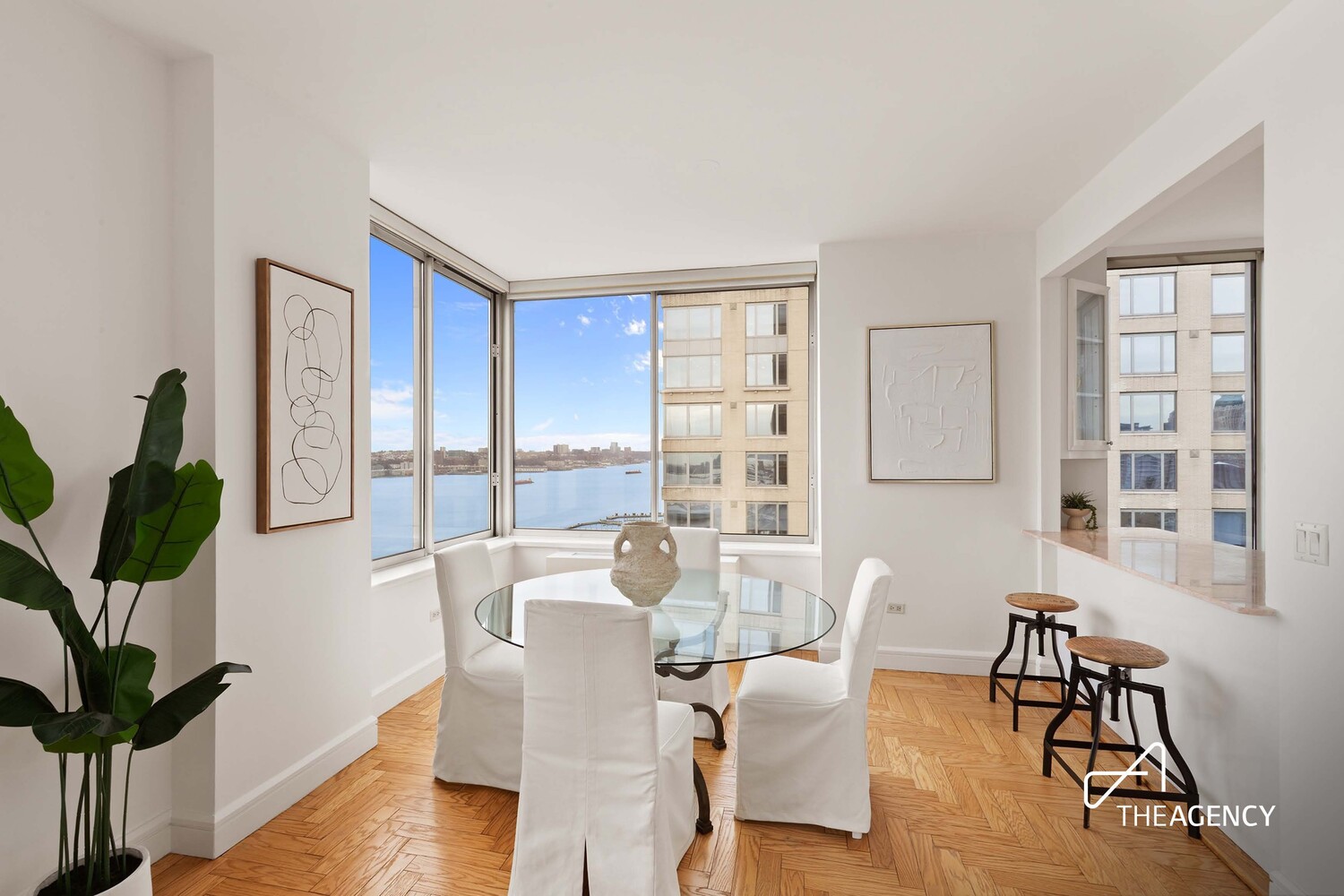 200 RIVERSIDE Boulevard 25C