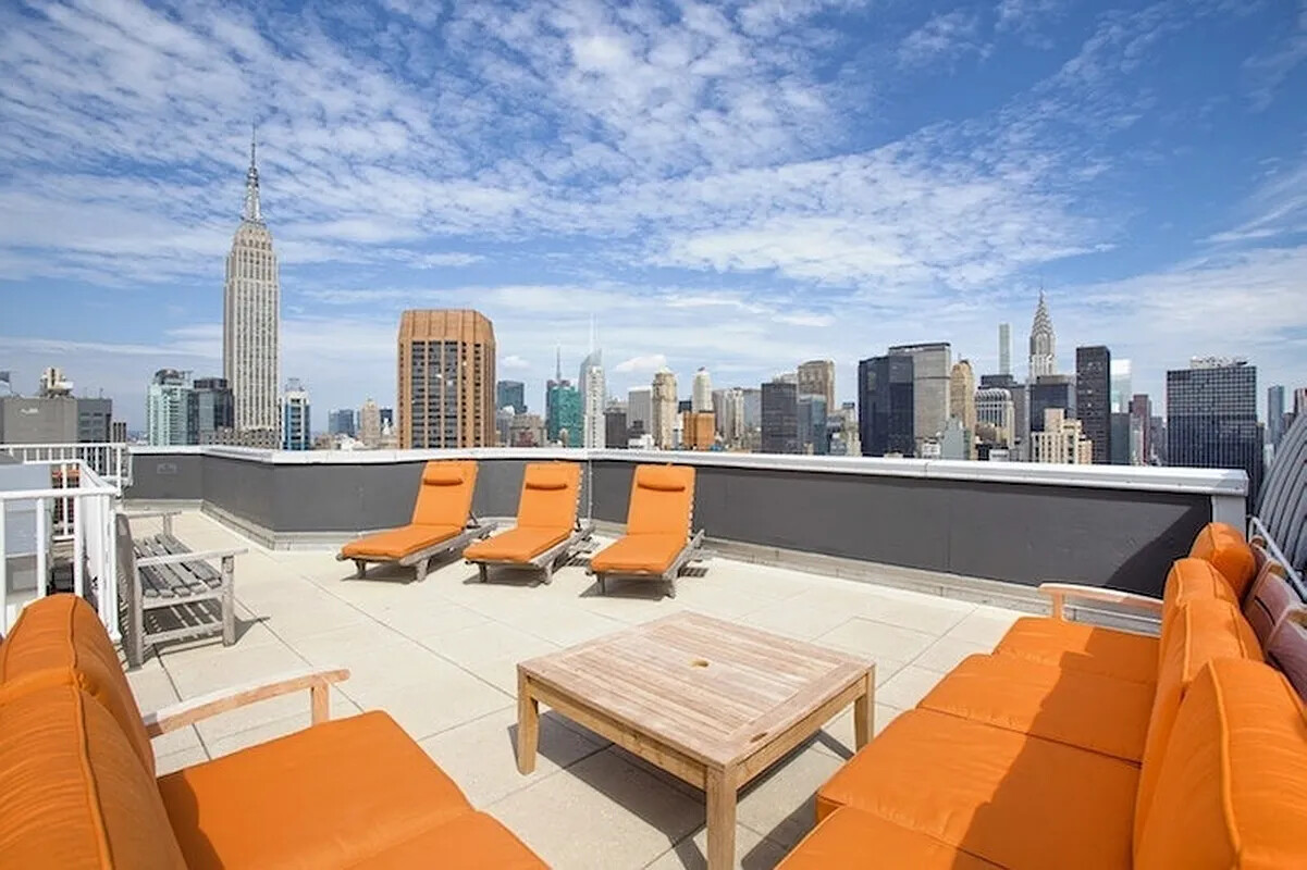 200 E 32ND Street 25C