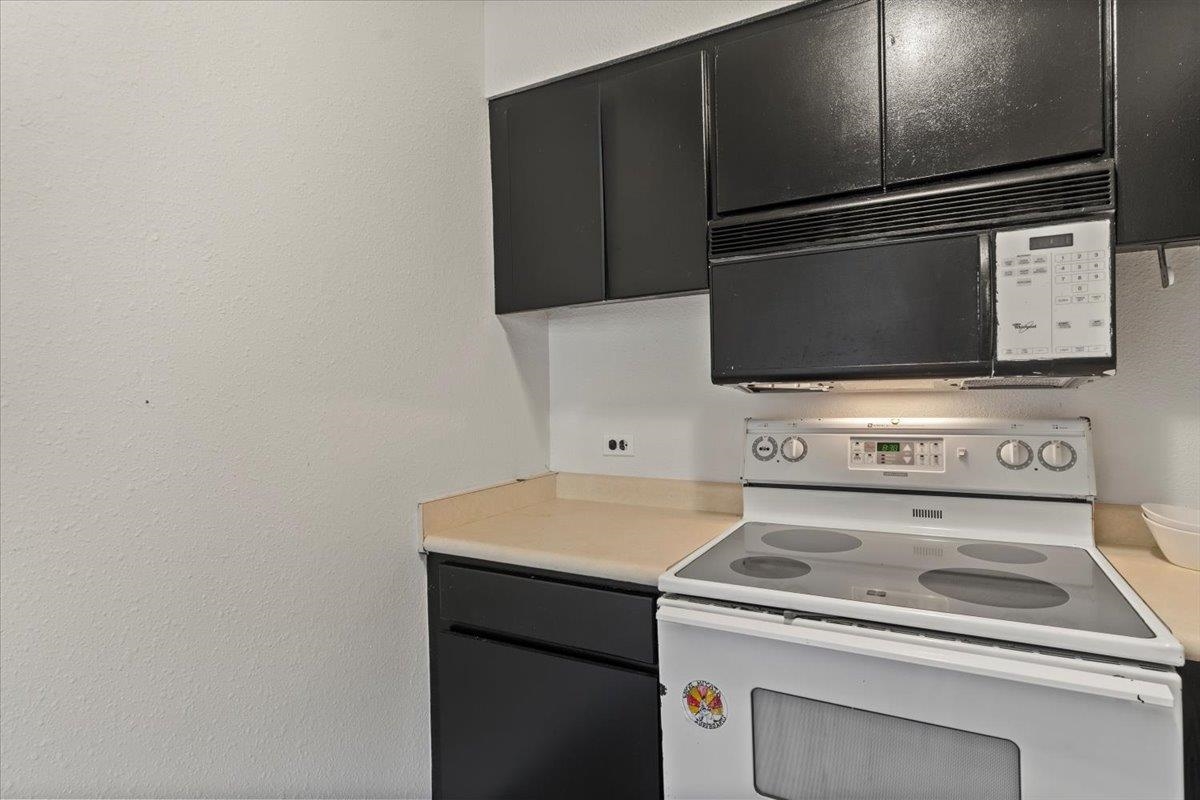 3601 Lower Honoapiilani Rd Unit: 320