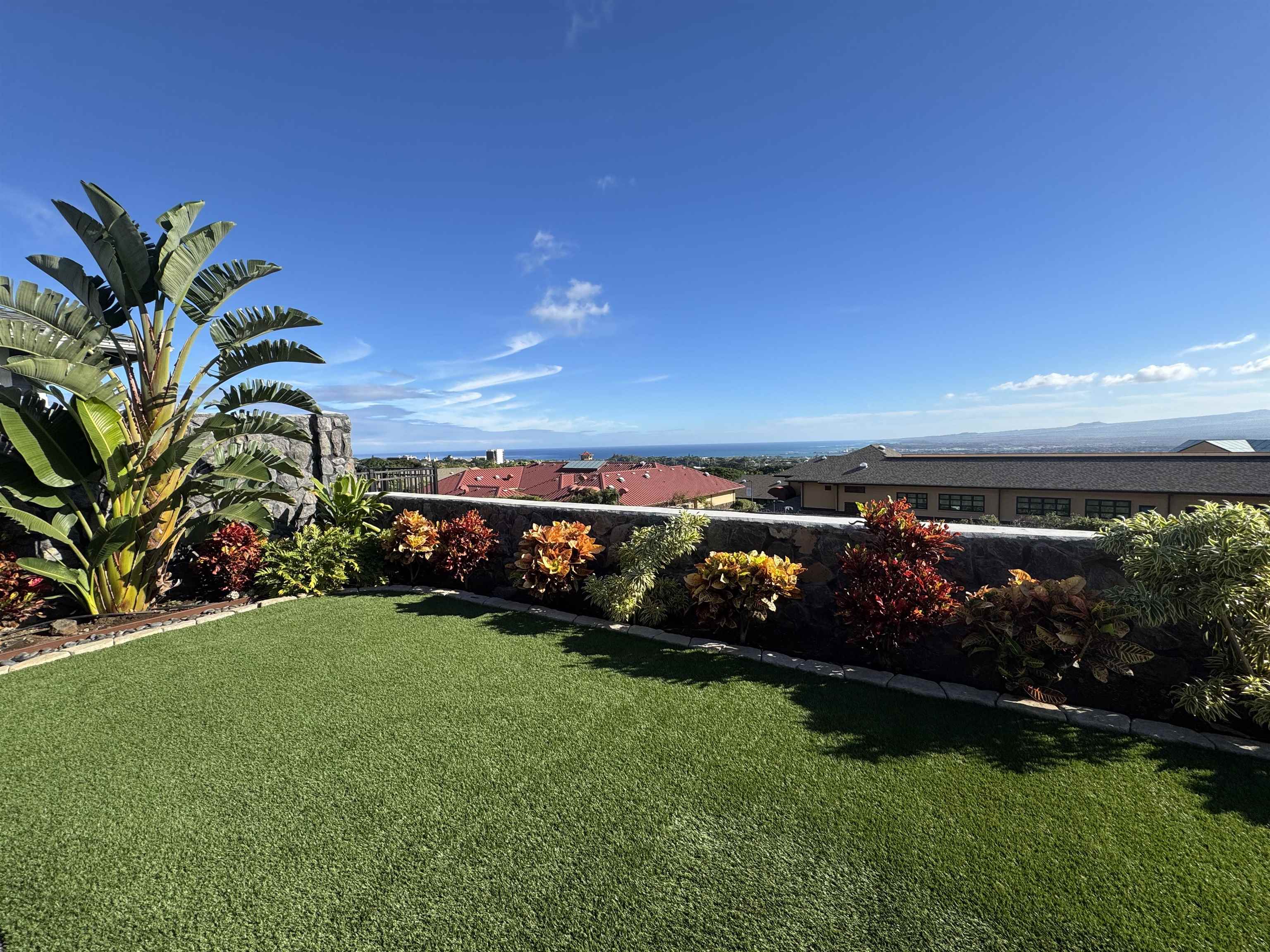 295 Pua Kalaunu Loop