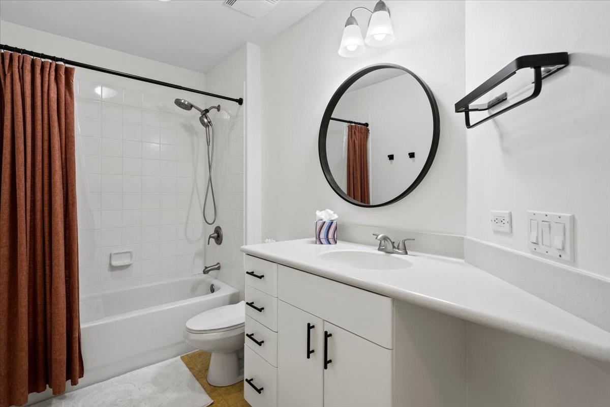 7 Kaloapelu Way Unit: Unit 4B