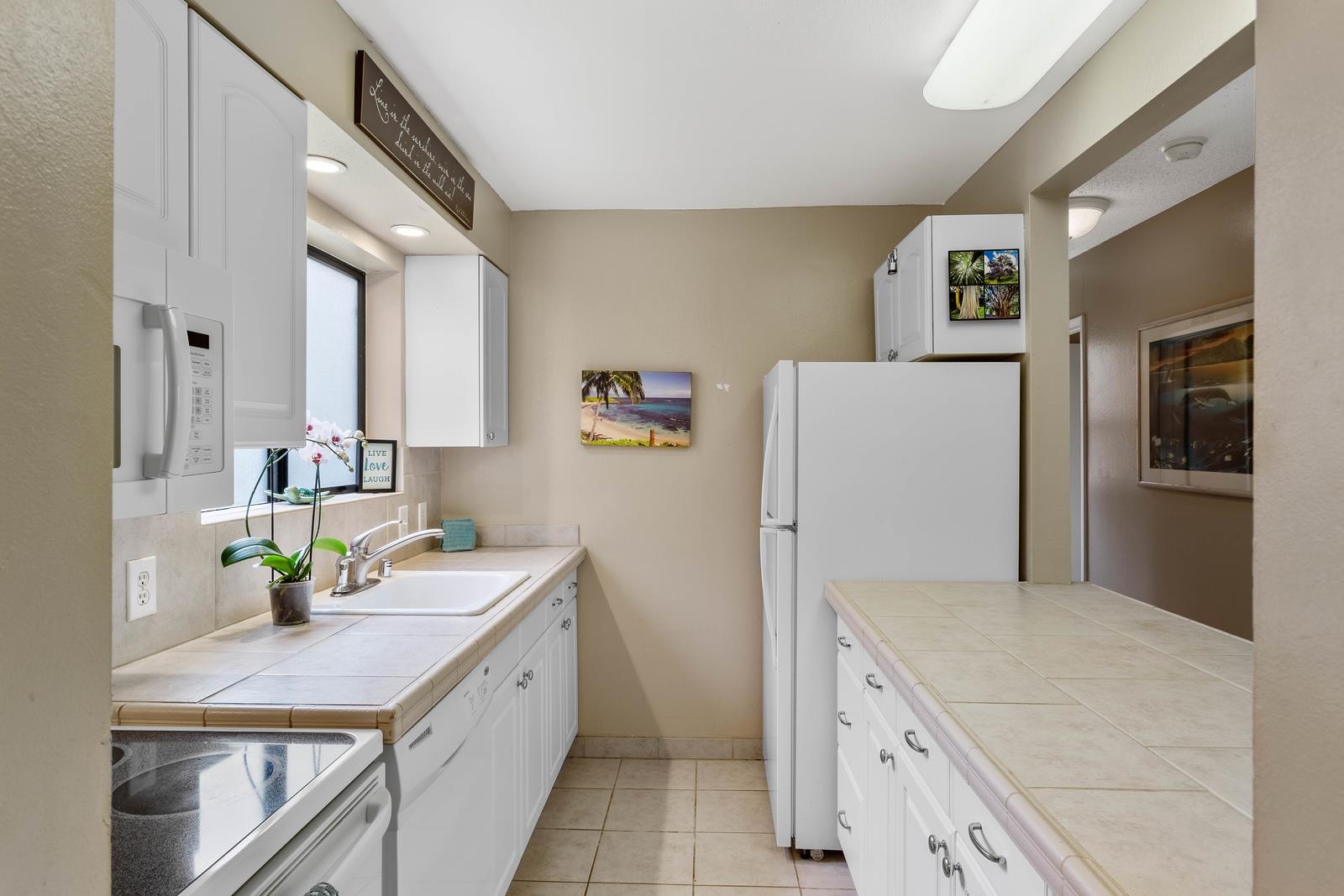 280 HAUOLI St Unit: B-17