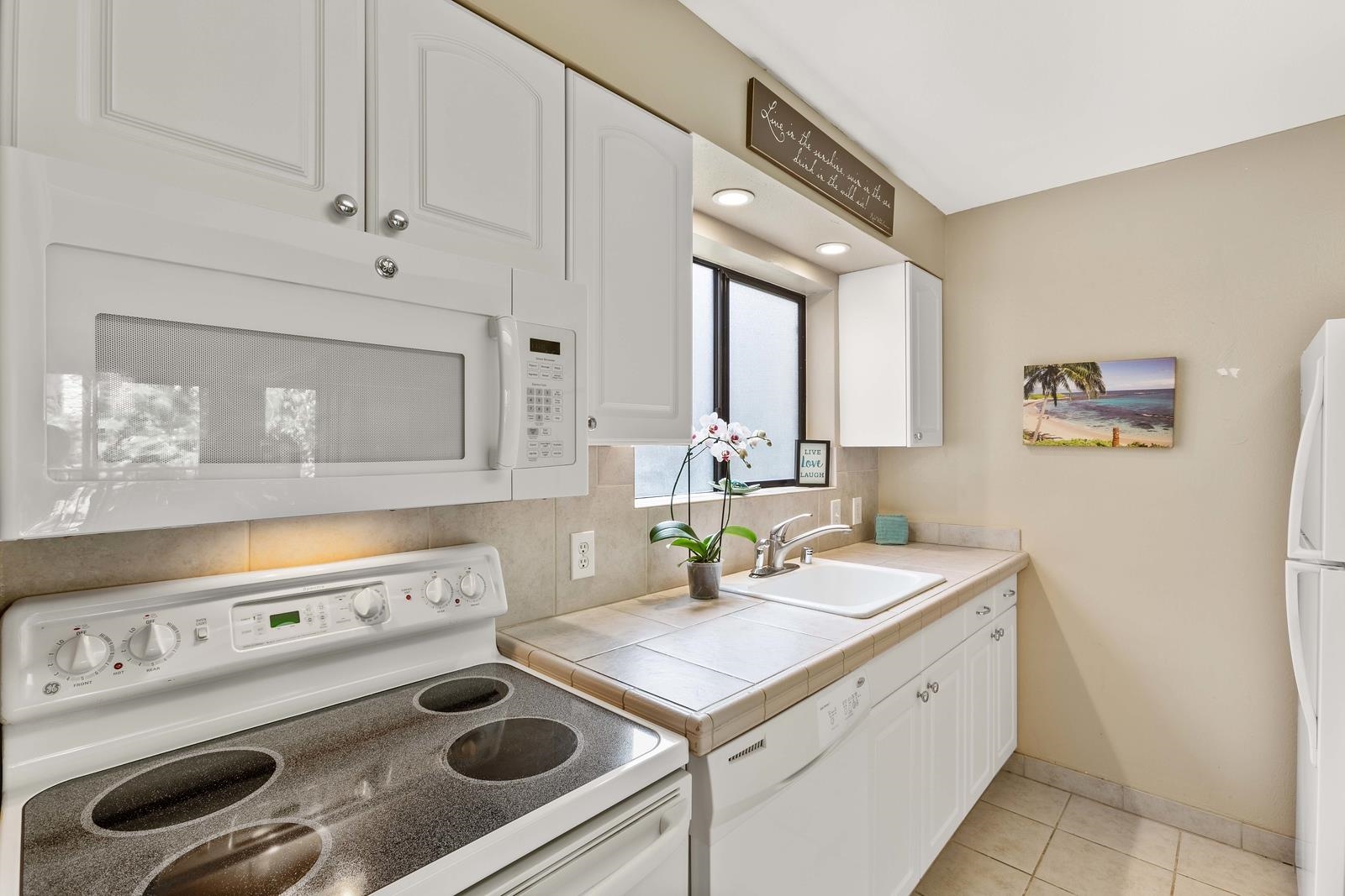 280 HAUOLI St Unit: B-17