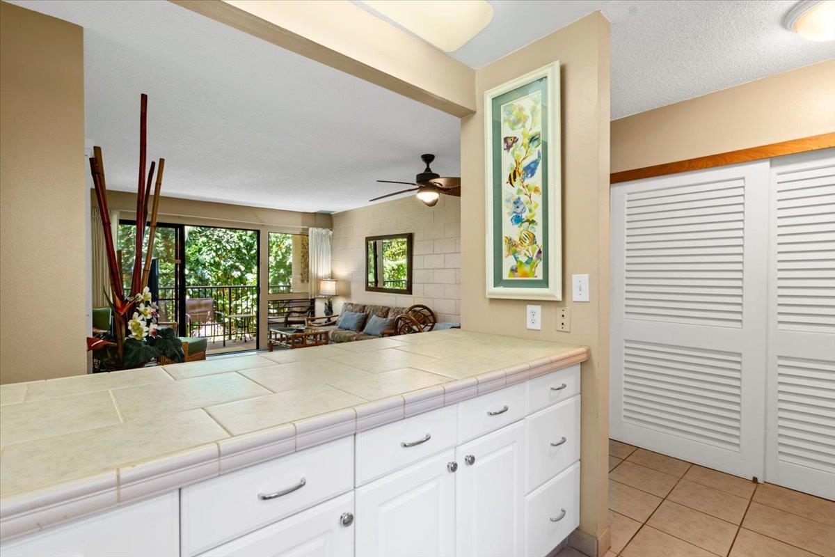 280 HAUOLI St Unit: B-17