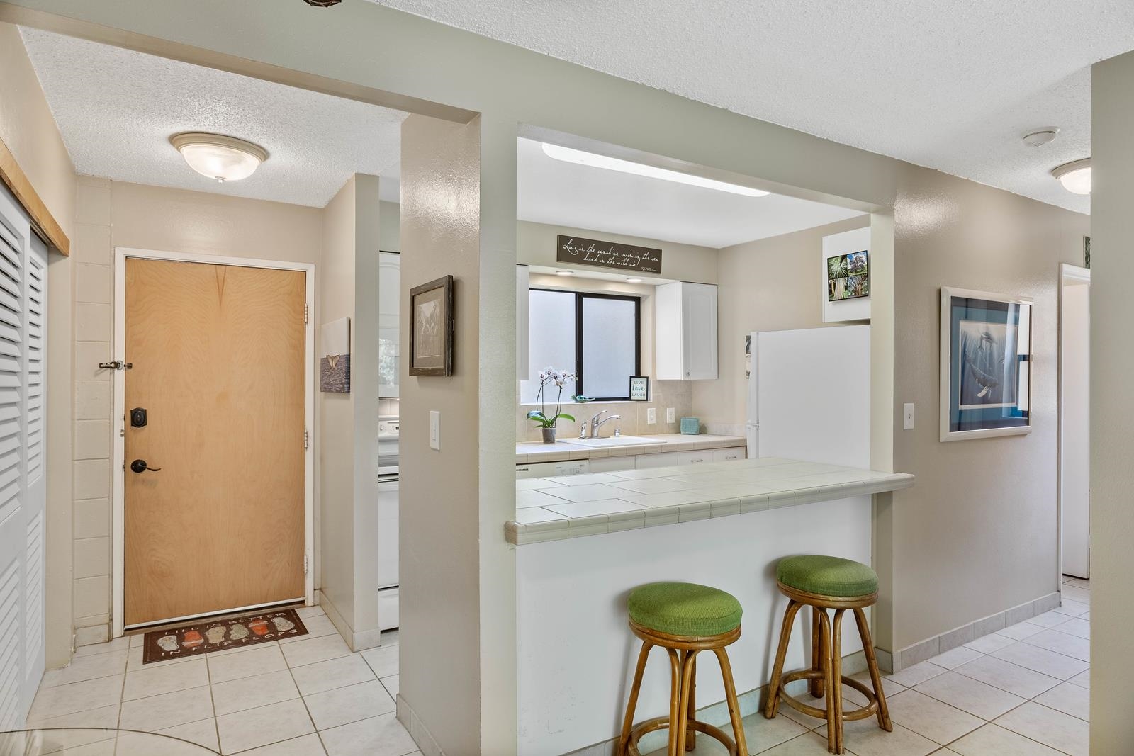 280 HAUOLI St Unit: B-17