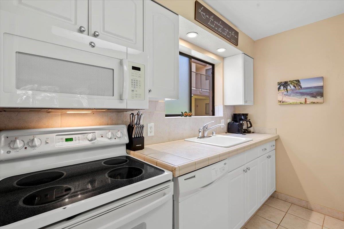 280 HAUOLI St Unit: B-17