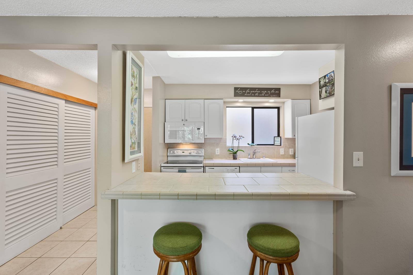 280 HAUOLI St Unit: B-17