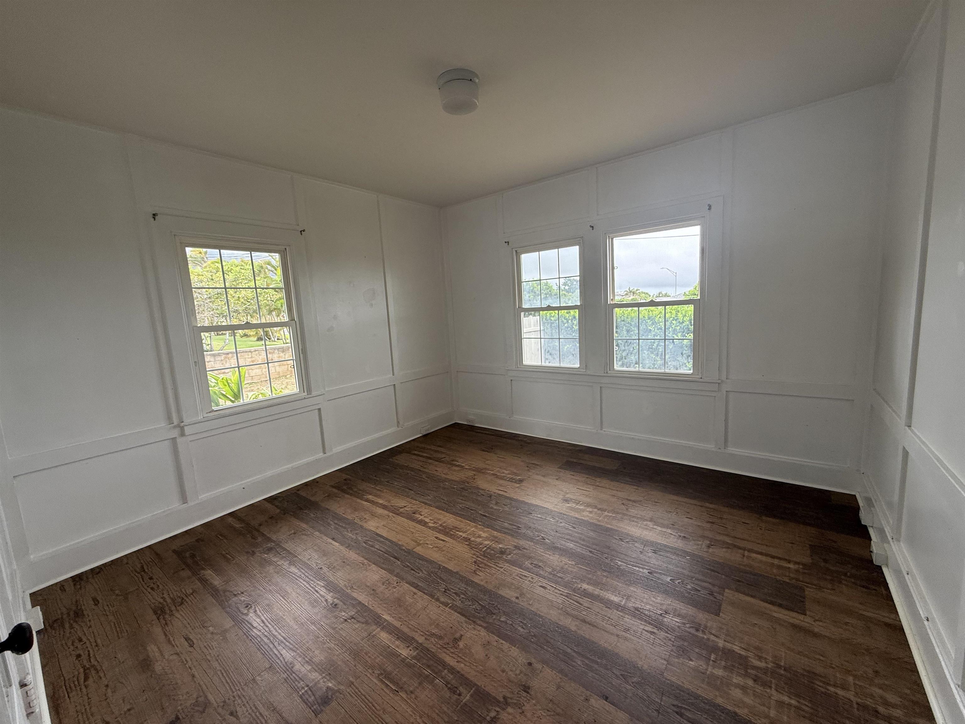 65 W Waiko Rd