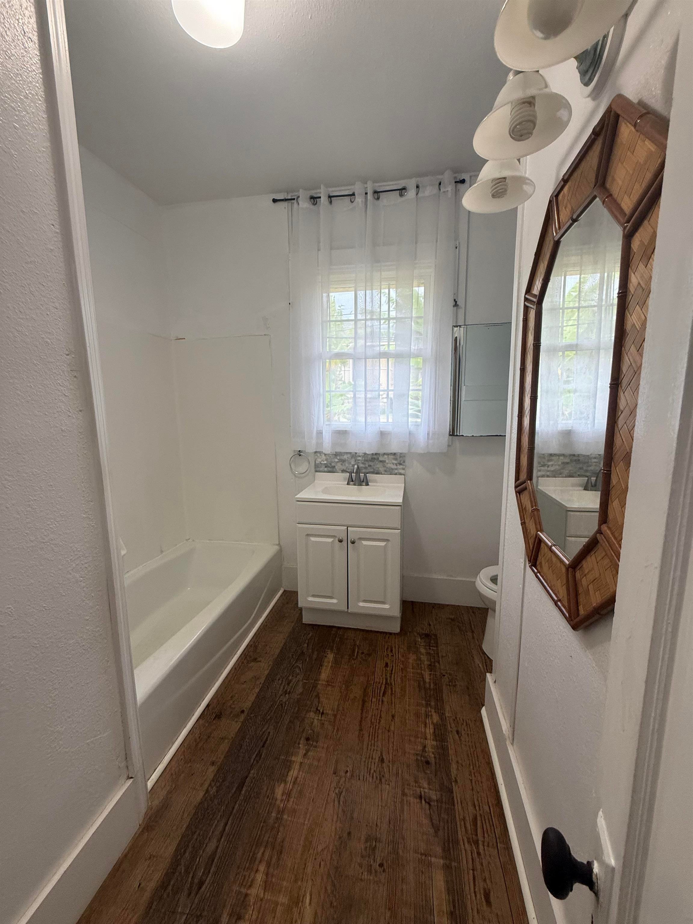 65 W Waiko Rd