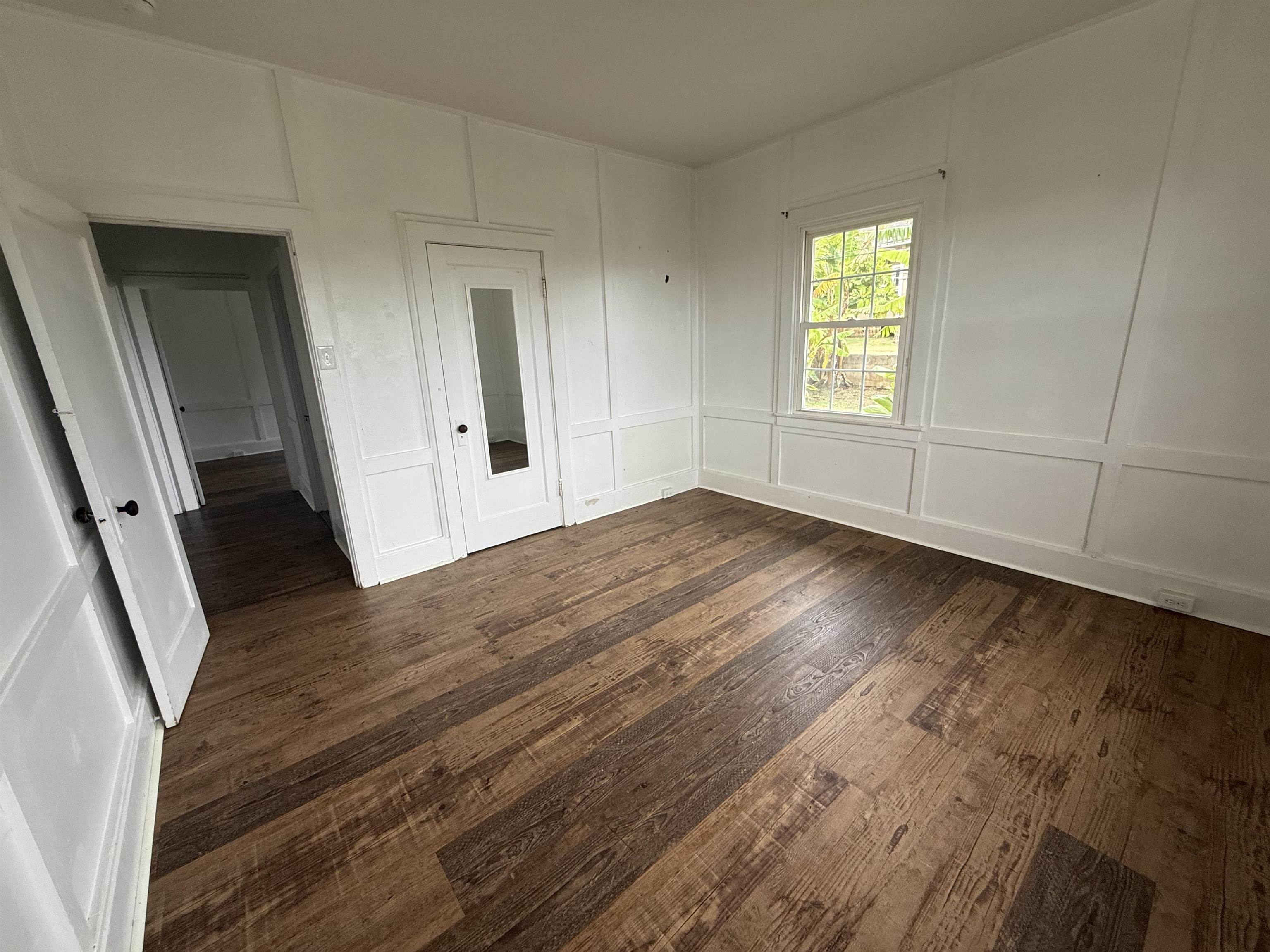 65 W Waiko Rd