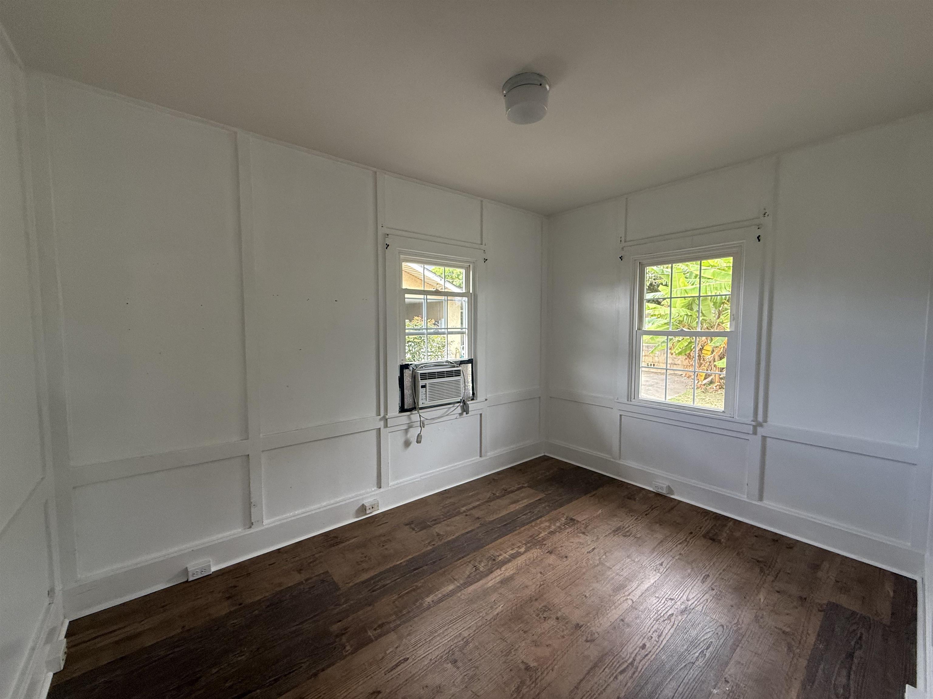 65 W Waiko Rd