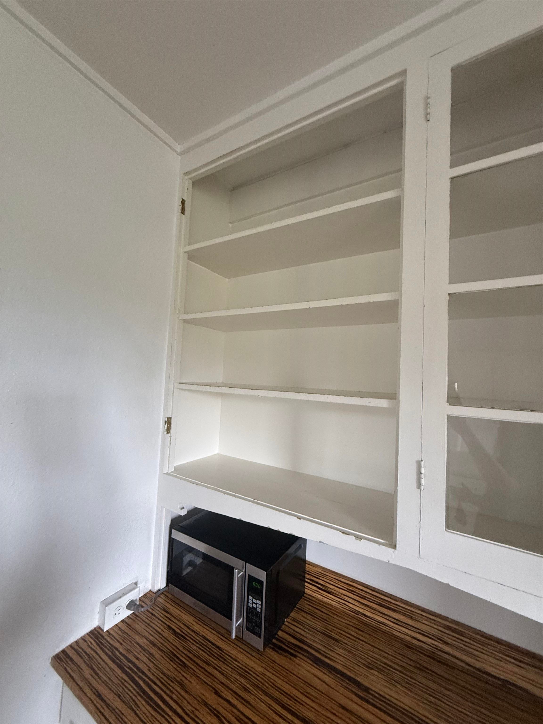 65 W Waiko Rd