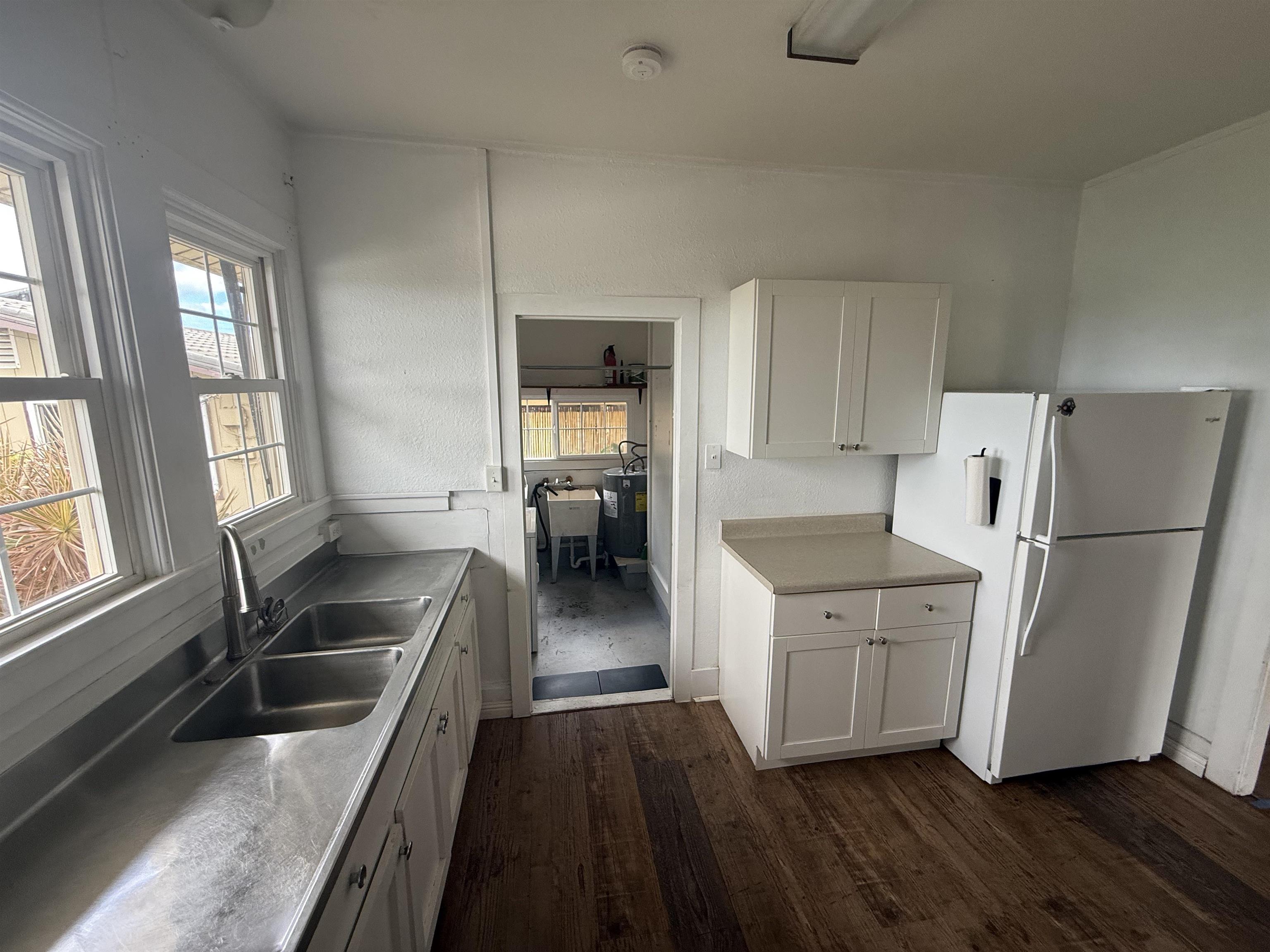 65 W Waiko Rd