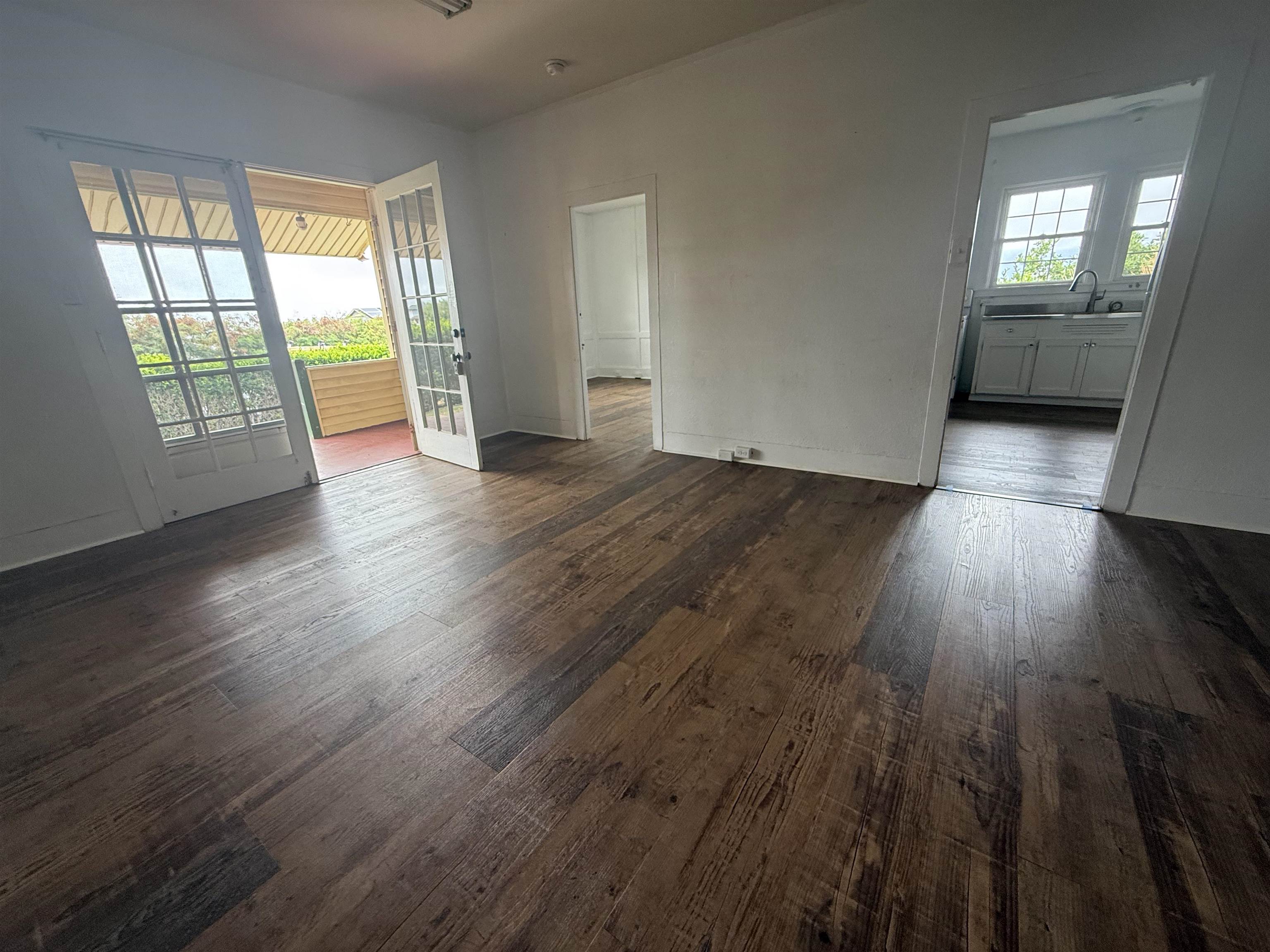 65 W Waiko Rd
