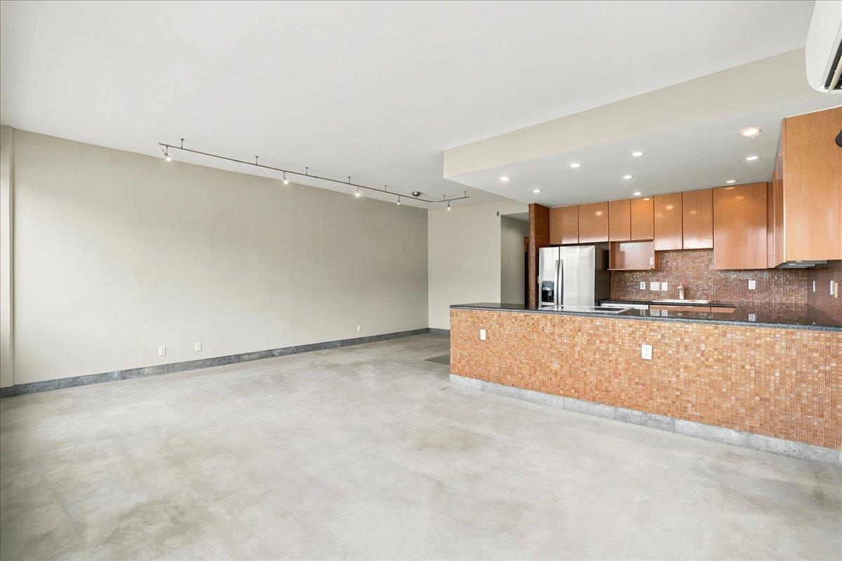 1129 Lower Main St Unit: 407