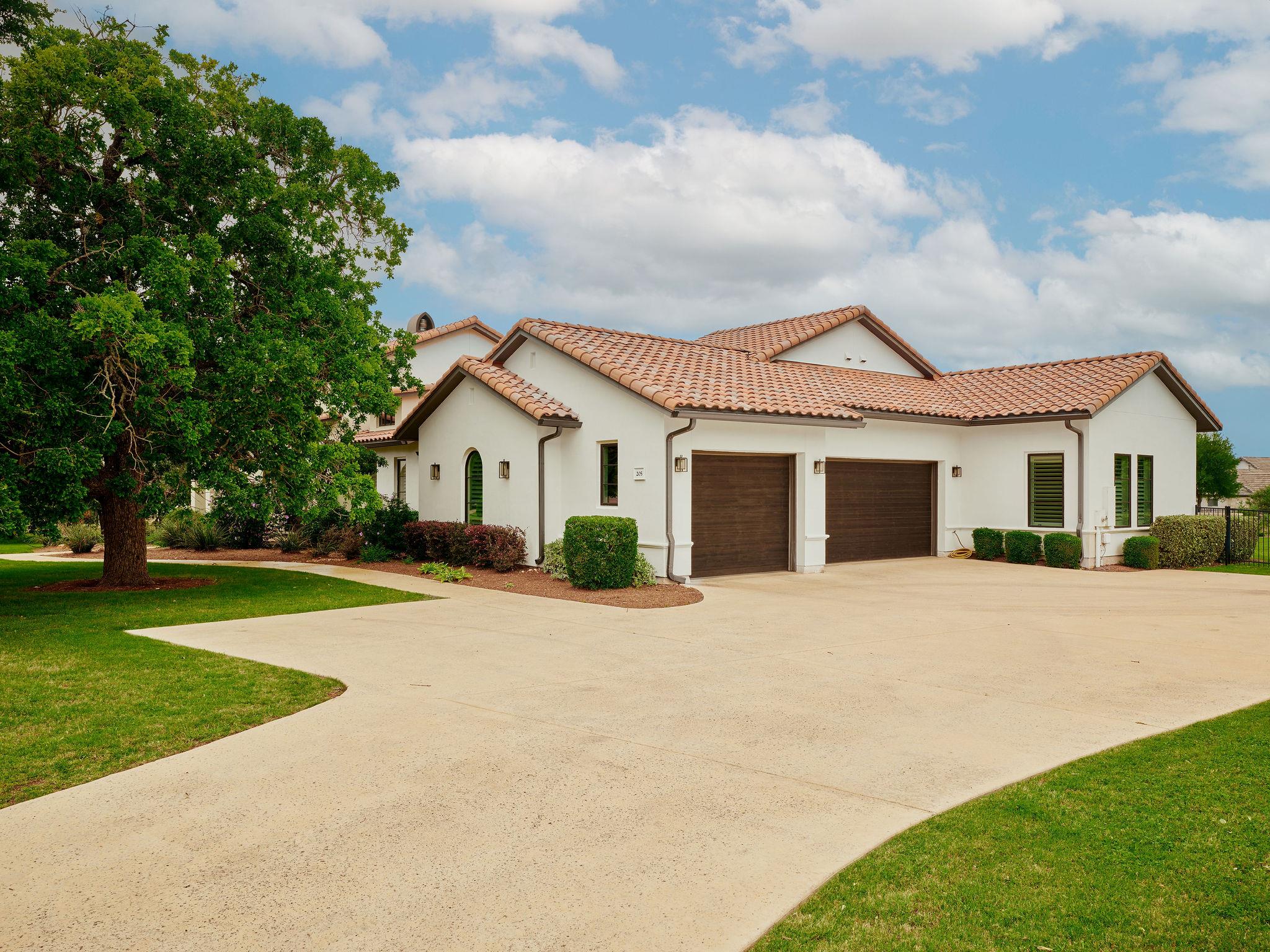 205 Green Leaf LN