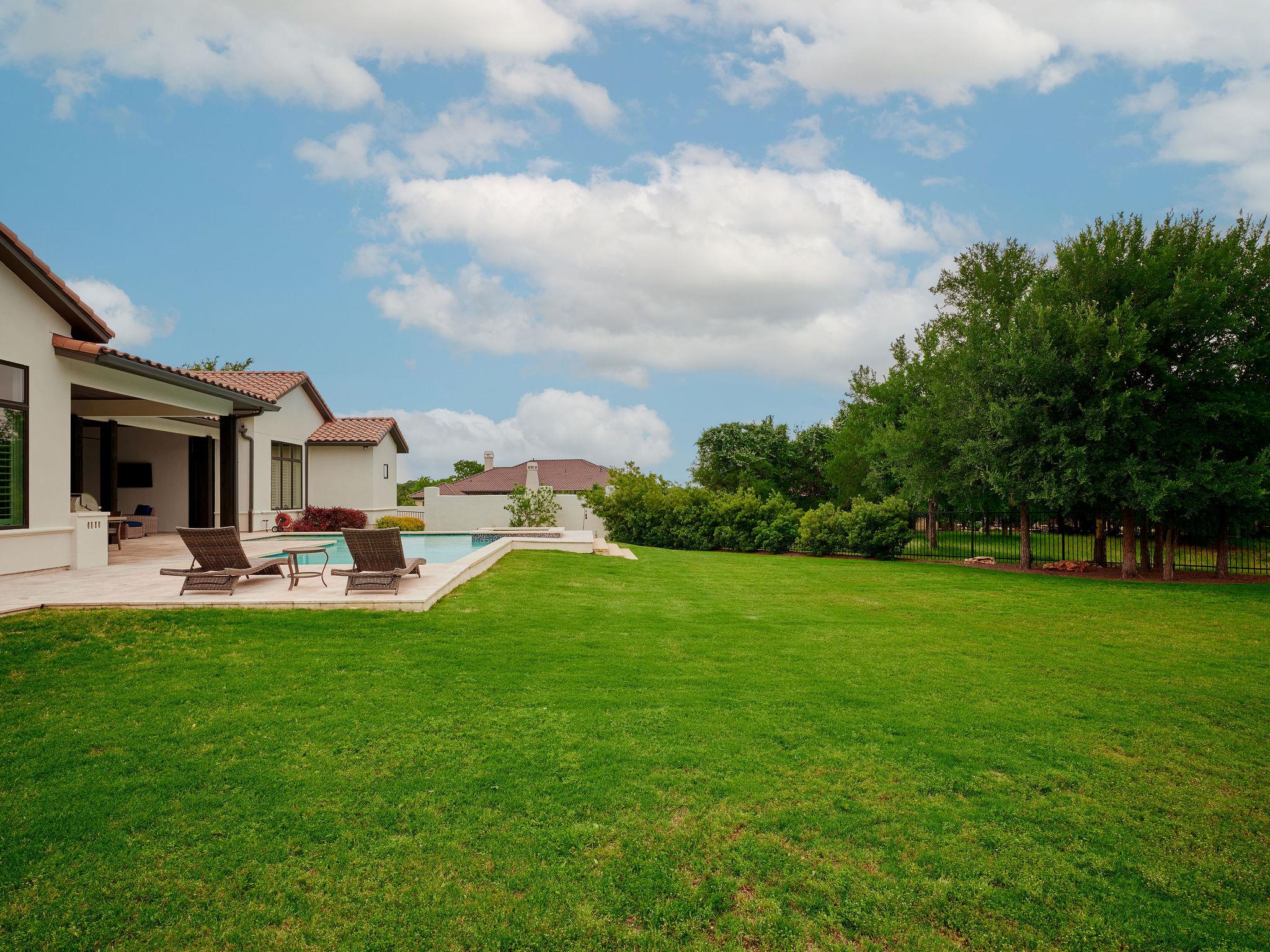 205 Green Leaf LN