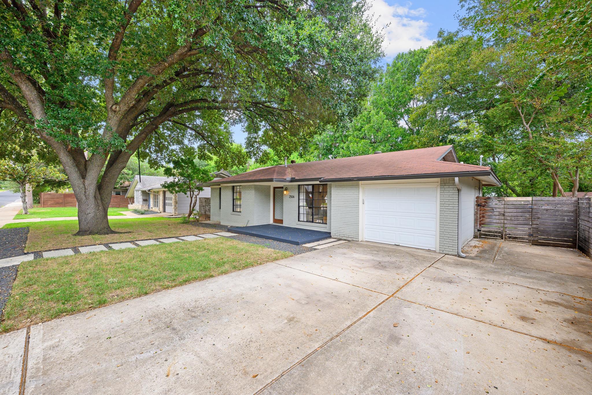2506 East Side DR