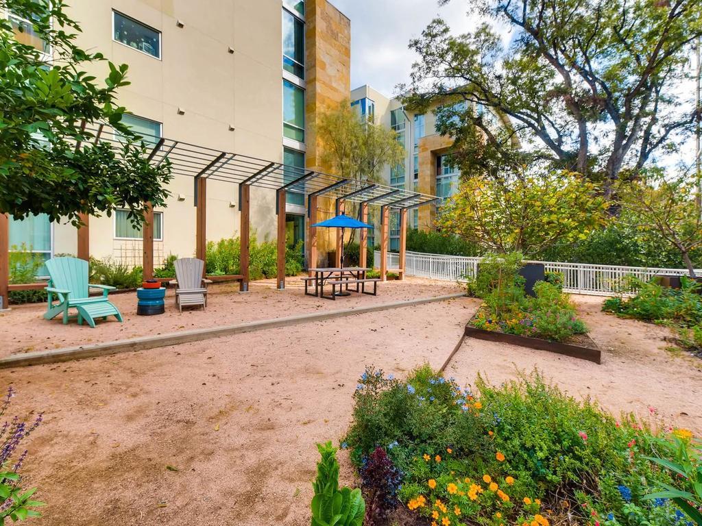 1600 Barton Springs RD # 5208