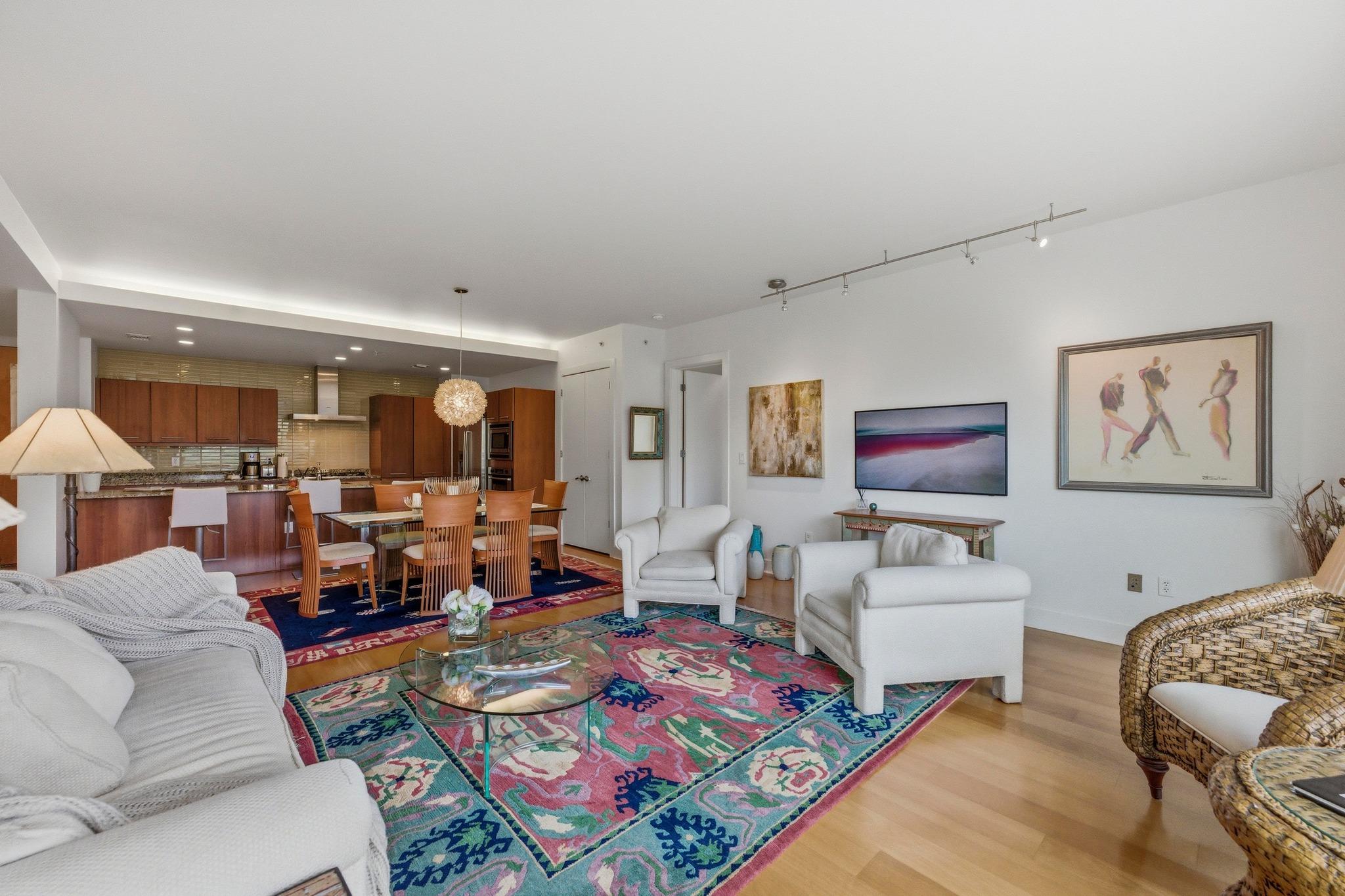 210 Lee Barton DR # 401