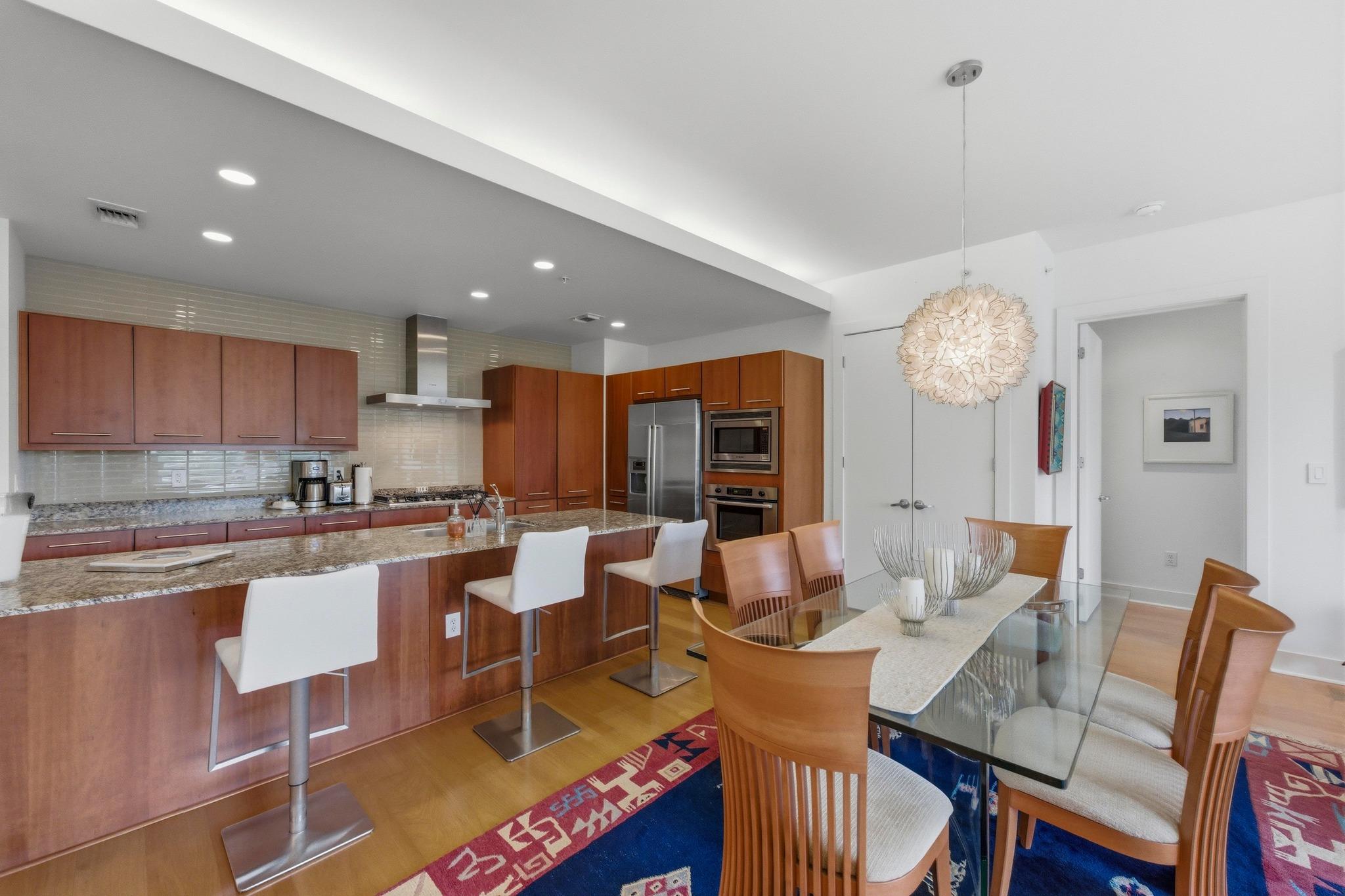 210 Lee Barton DR # 401