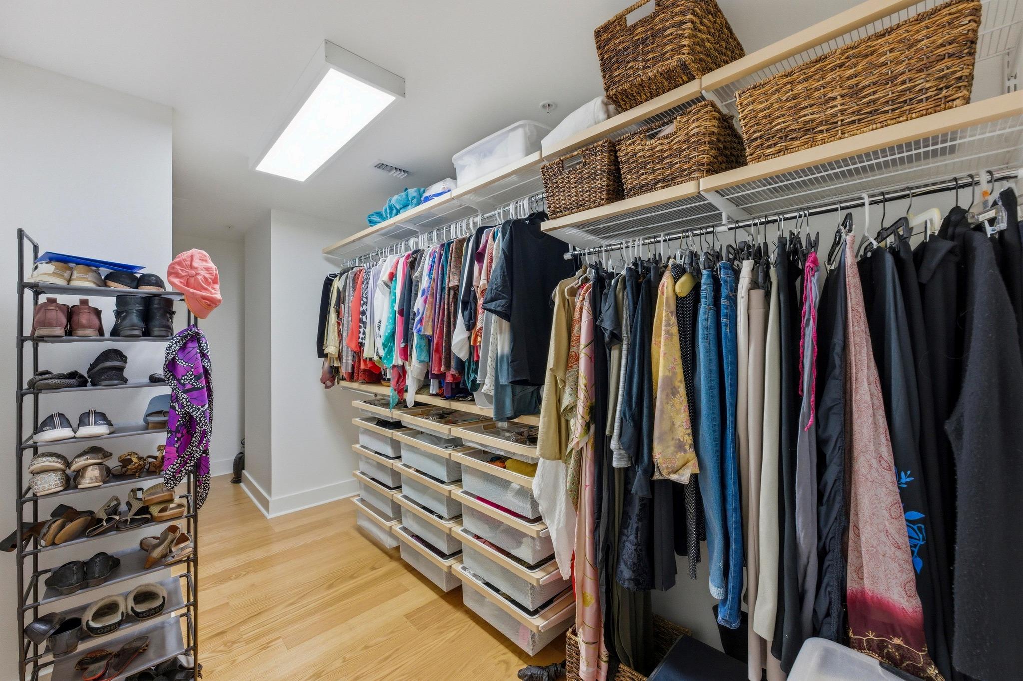 210 Lee Barton DR # 401