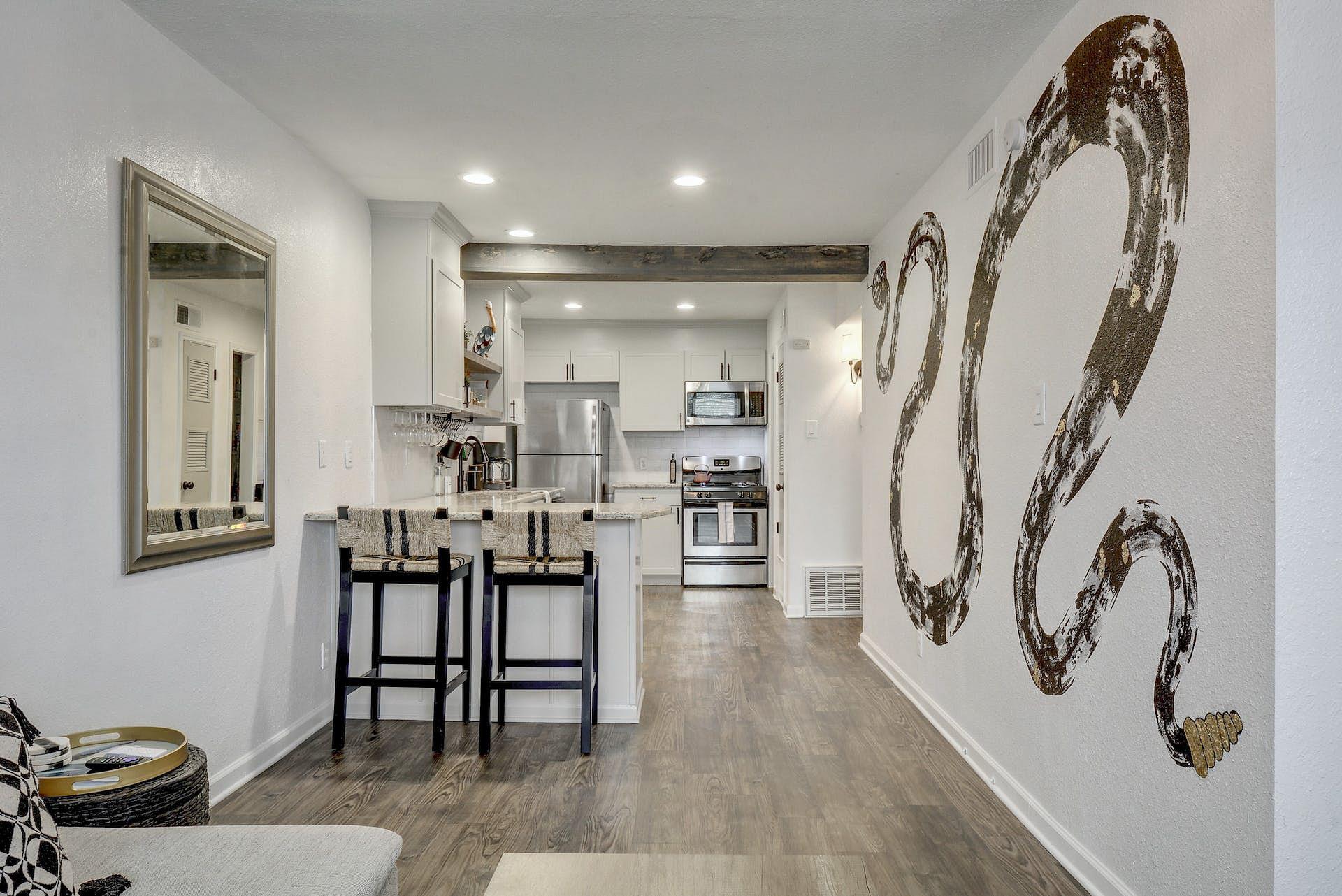 1202 Newning Ave # 202