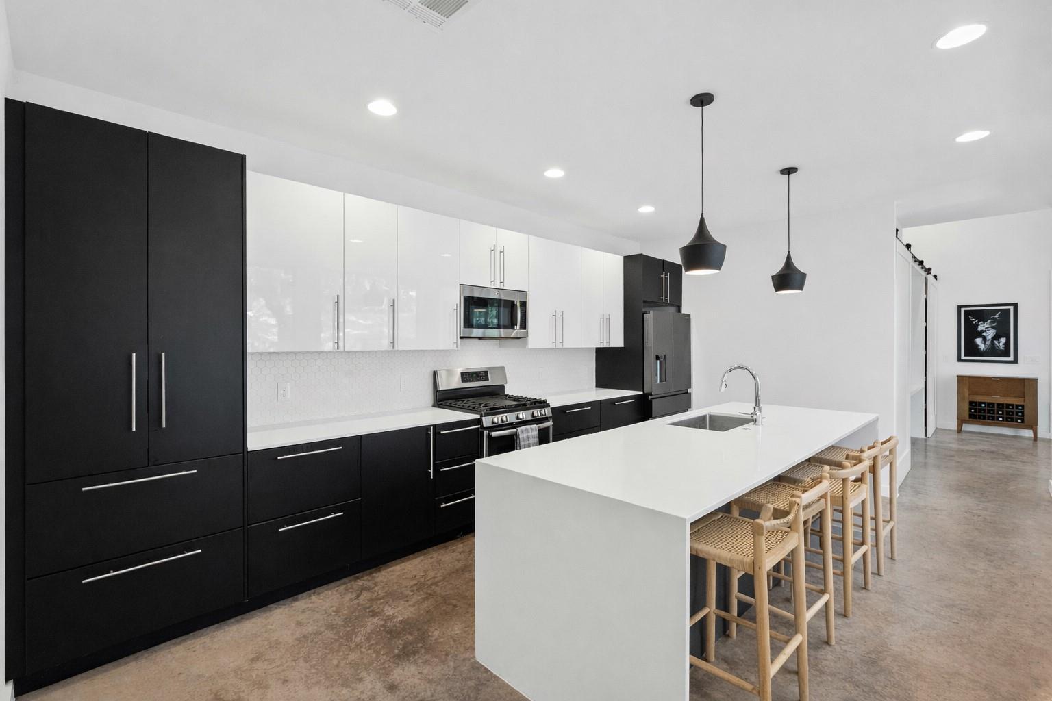 1005 Cardinal LN # B