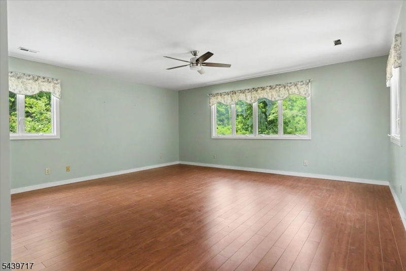 12 Upper Creek Rd