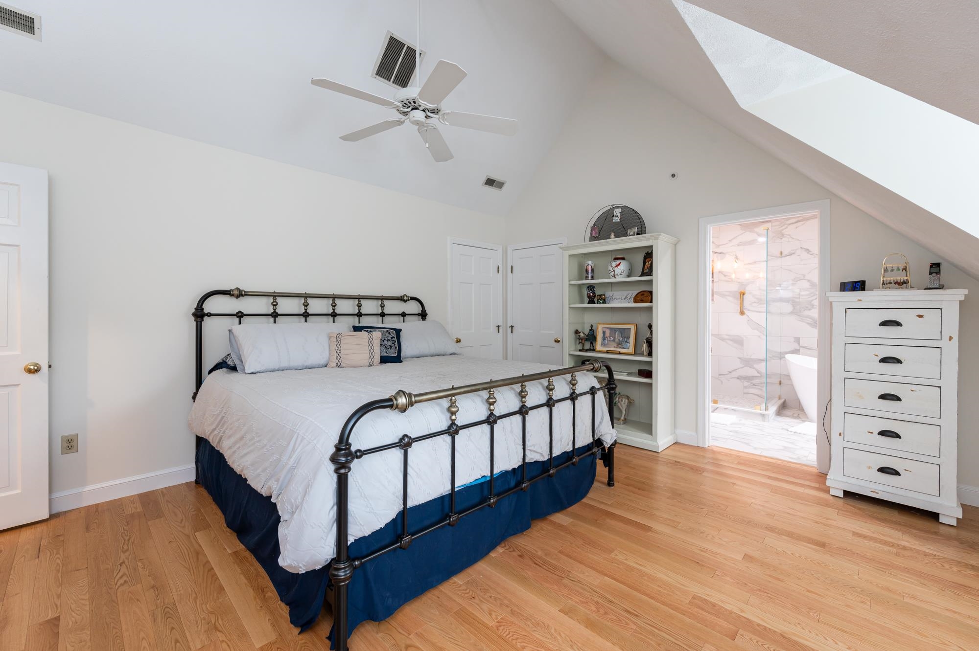 23 Lexington Drive Unit: 23