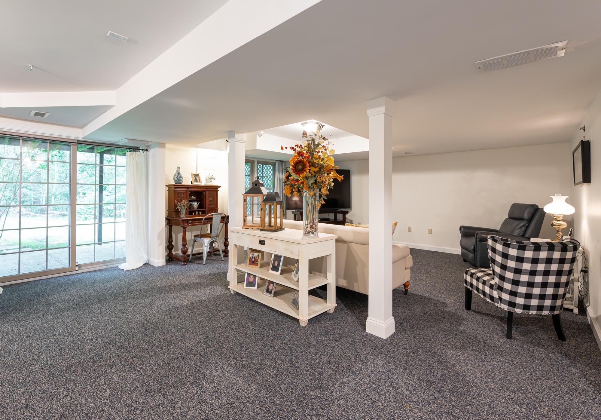 23 Lexington Drive Unit: 23