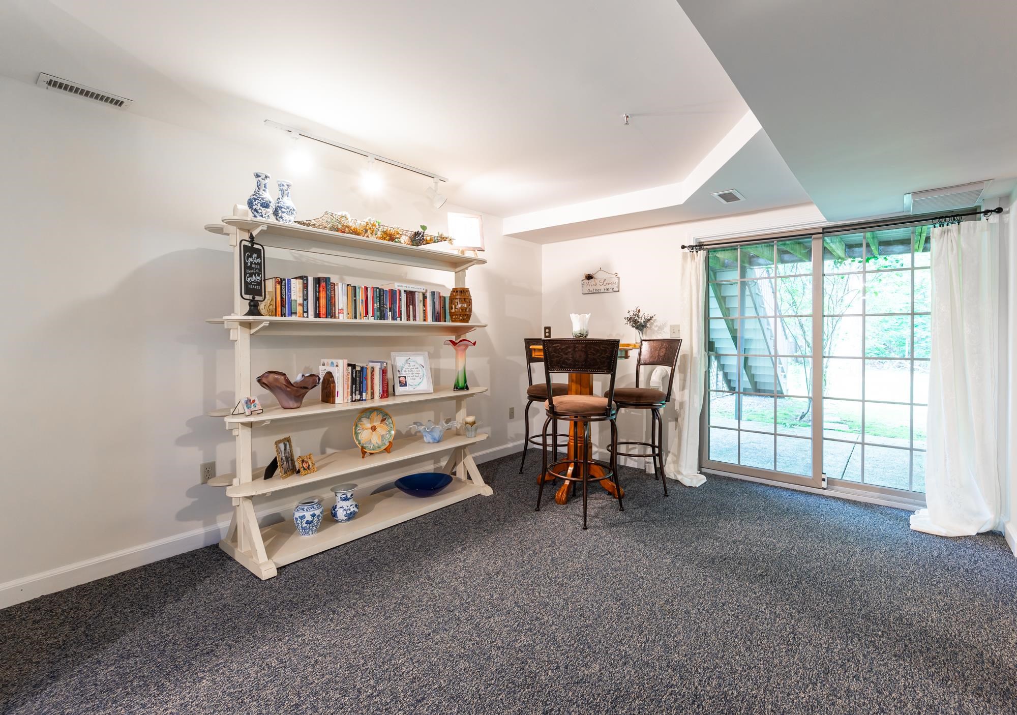 23 Lexington Drive Unit: 23