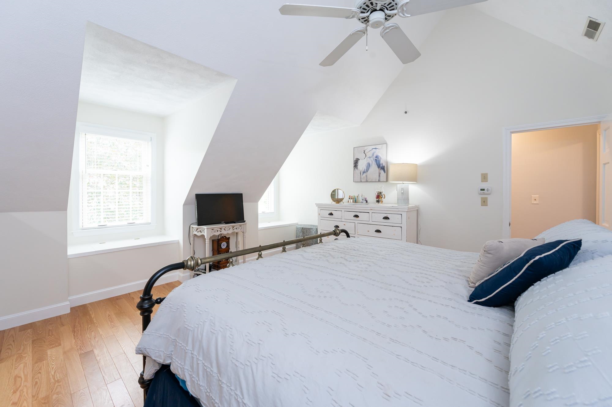 23 Lexington Drive Unit: 23