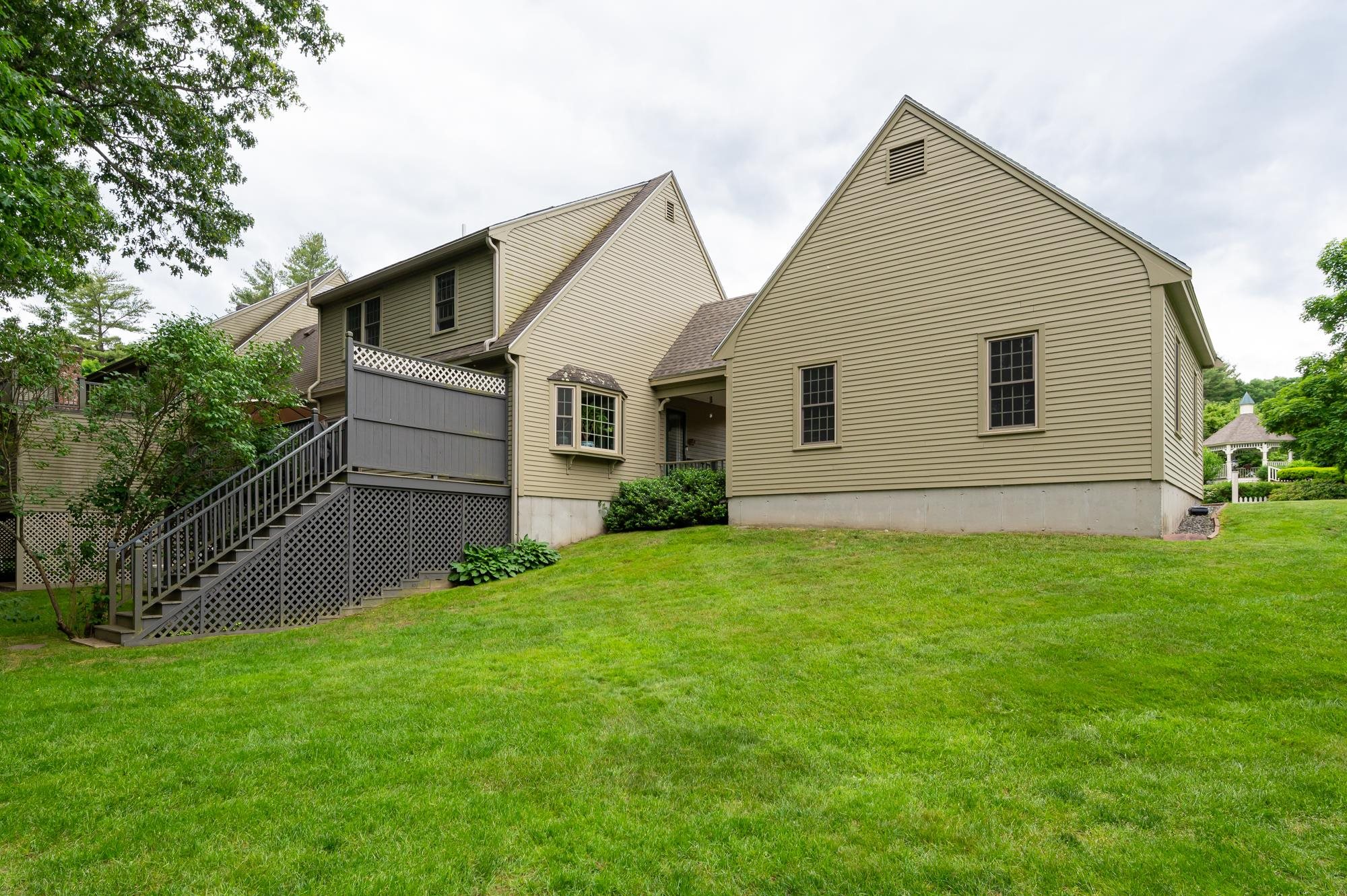 23 Lexington Drive Unit: 23