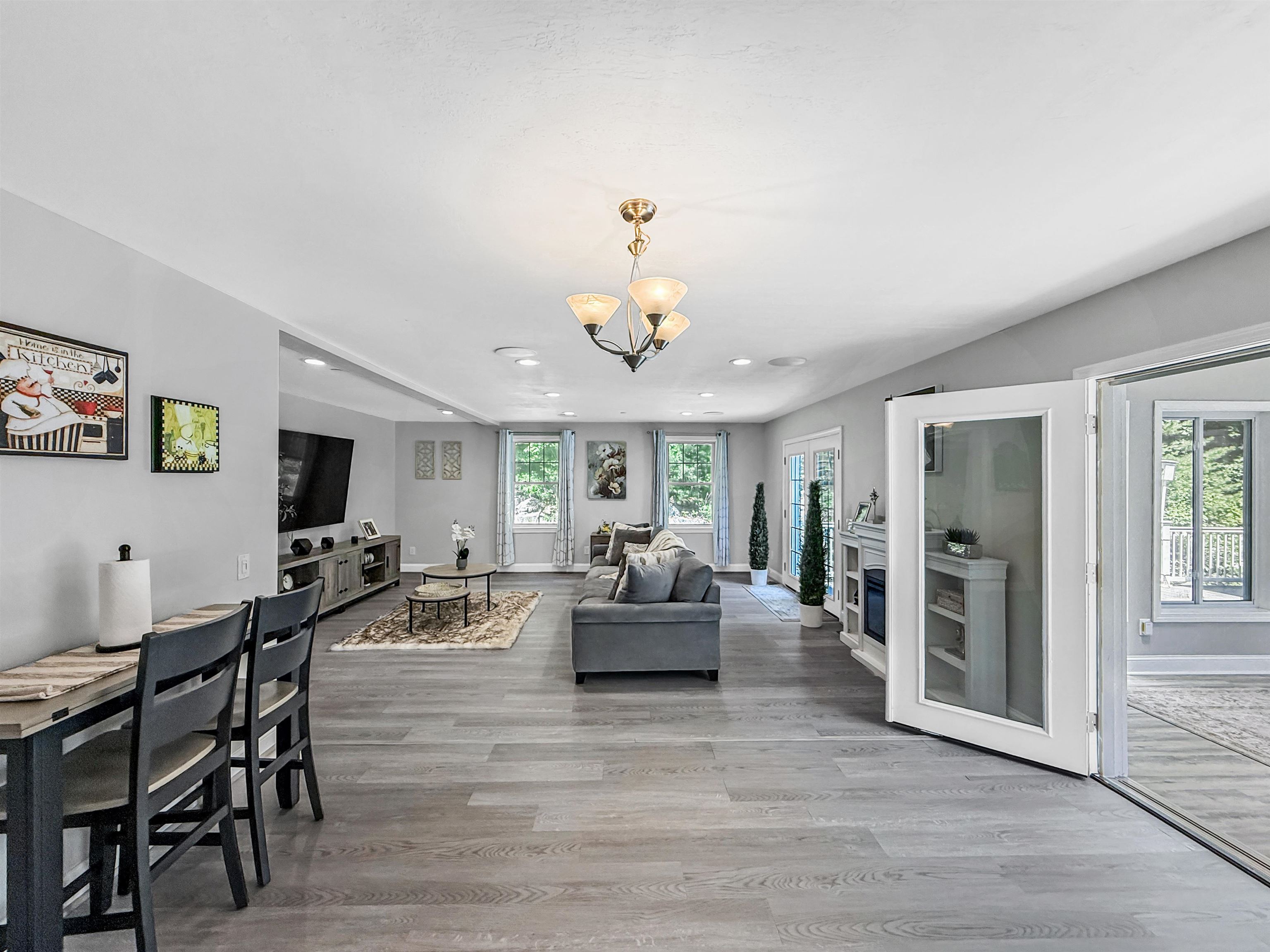 15 Stone Fence Drive