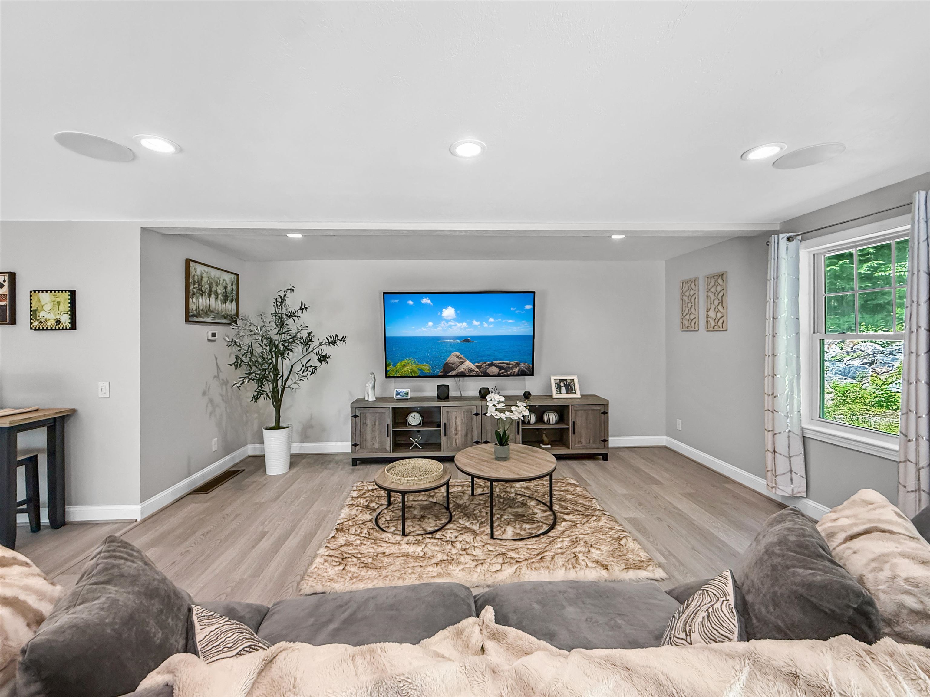 15 Stone Fence Drive