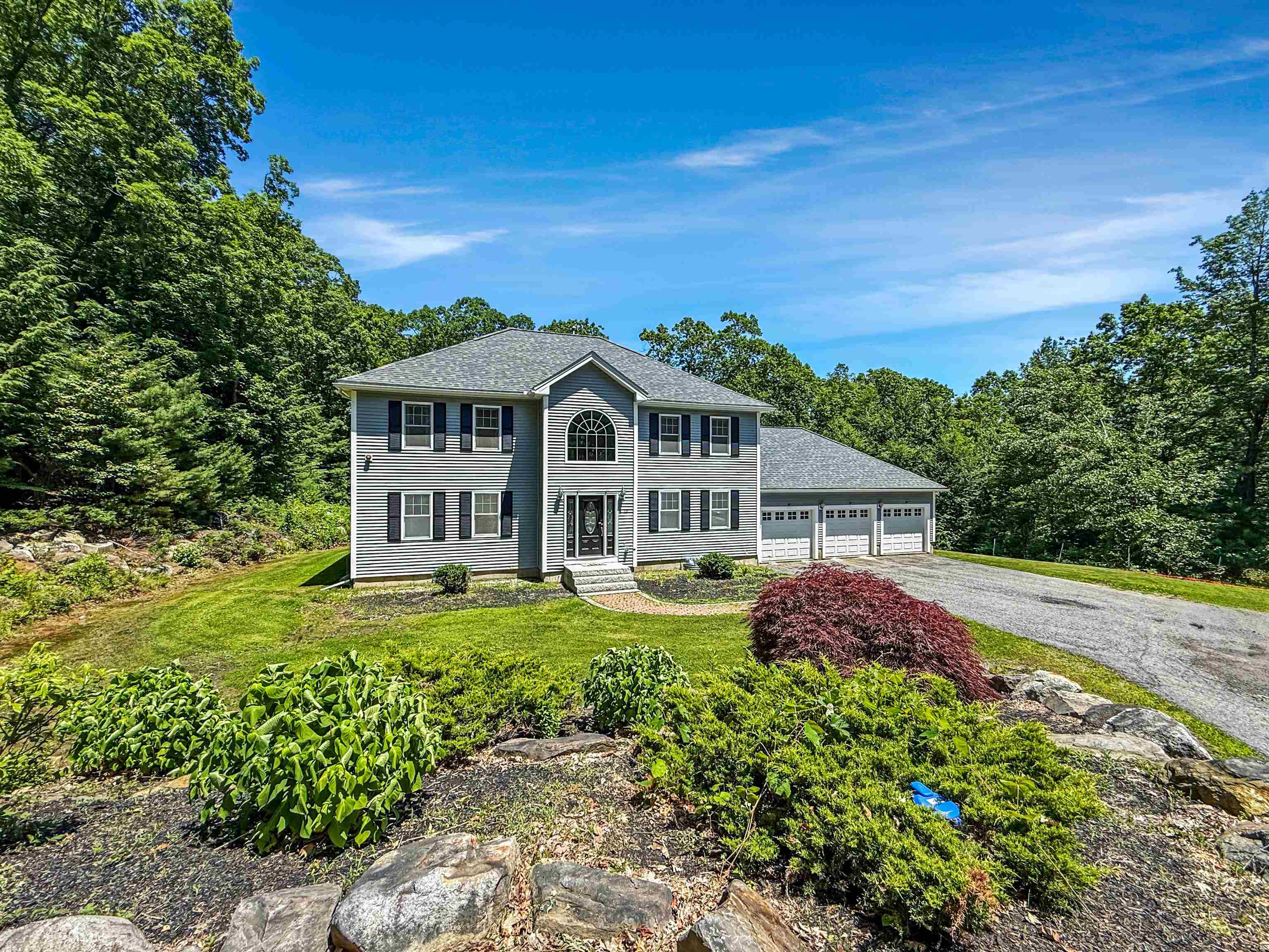 15 Stone Fence Drive