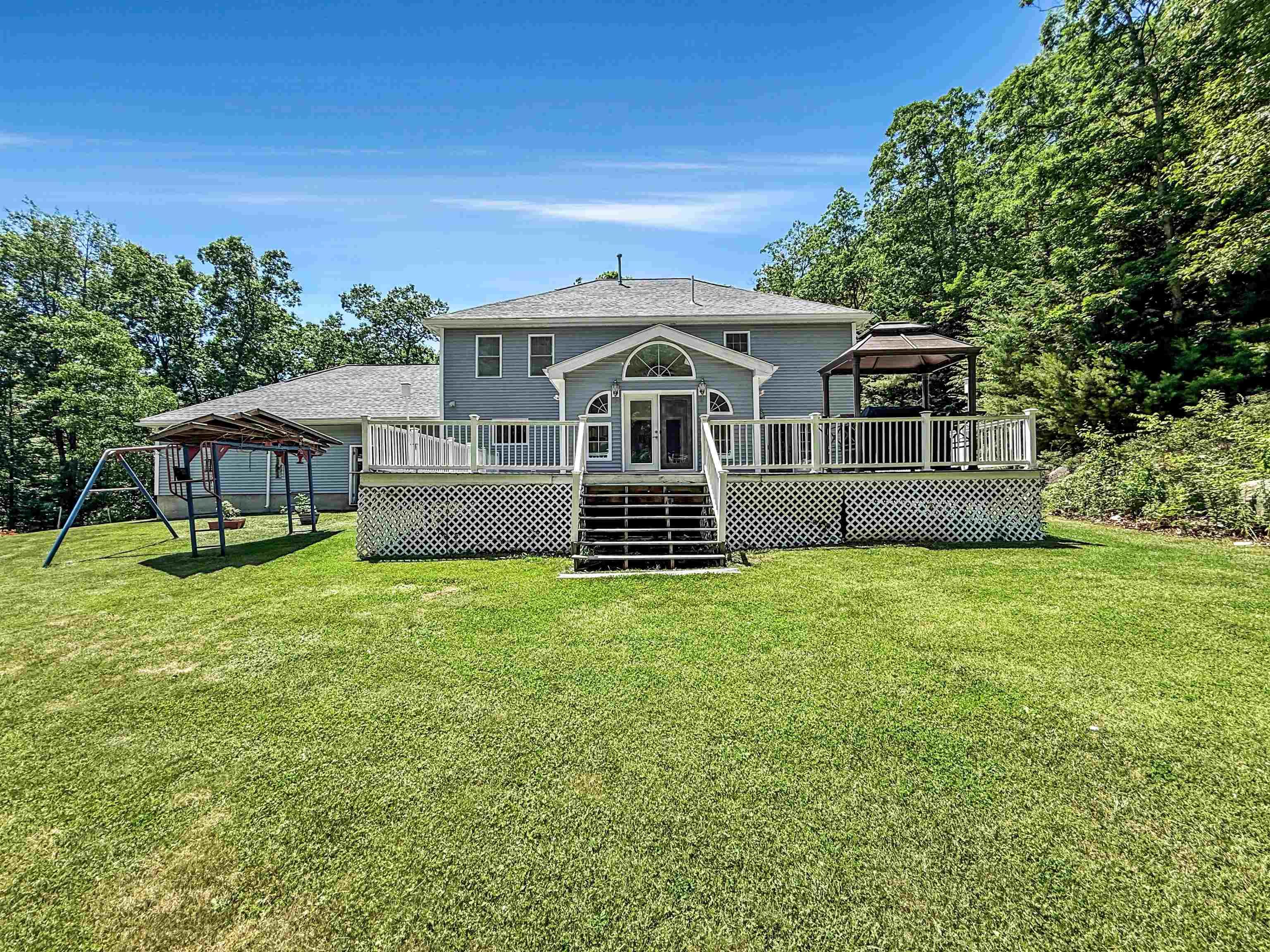 15 Stone Fence Drive