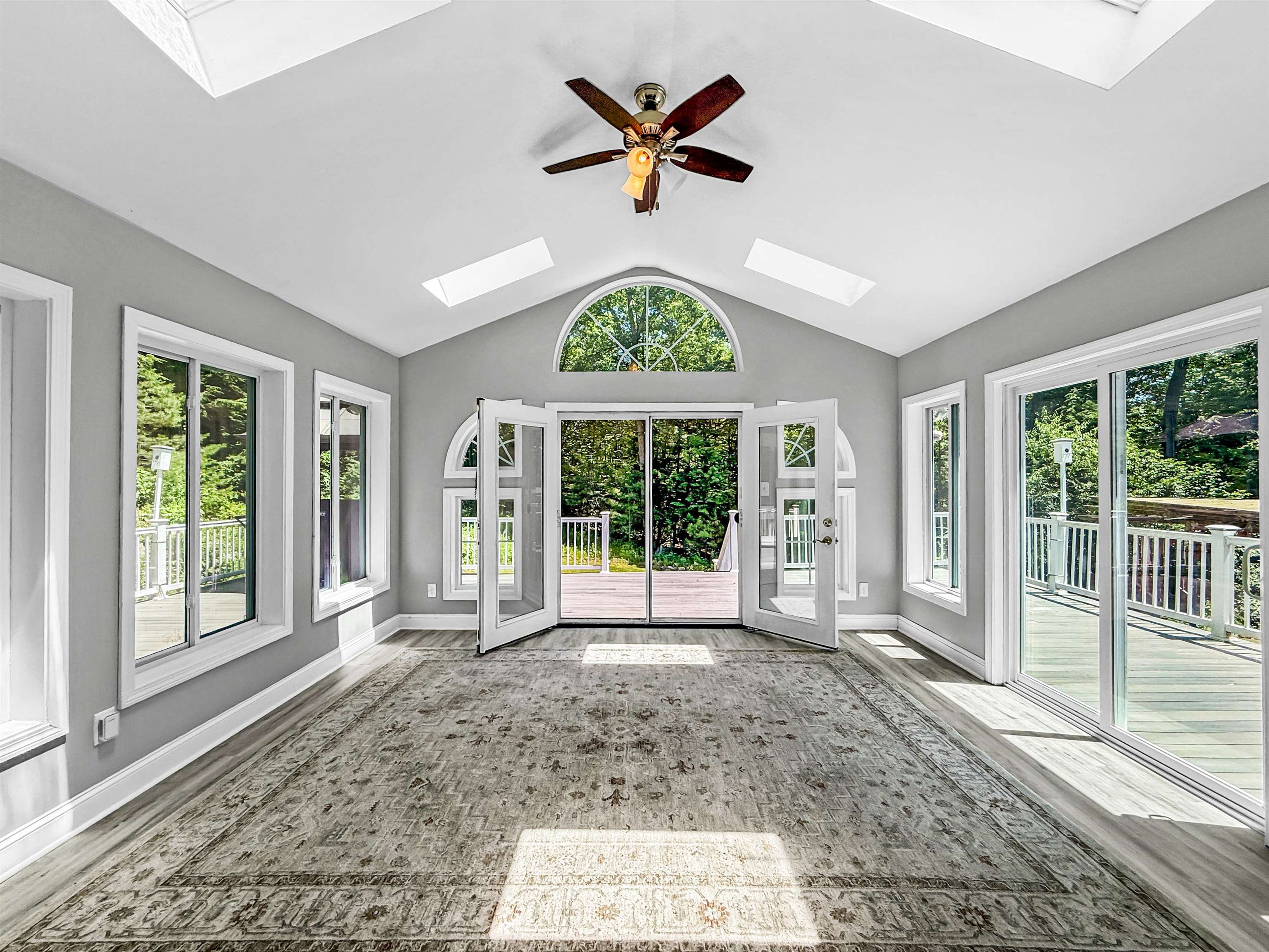 15 Stone Fence Drive