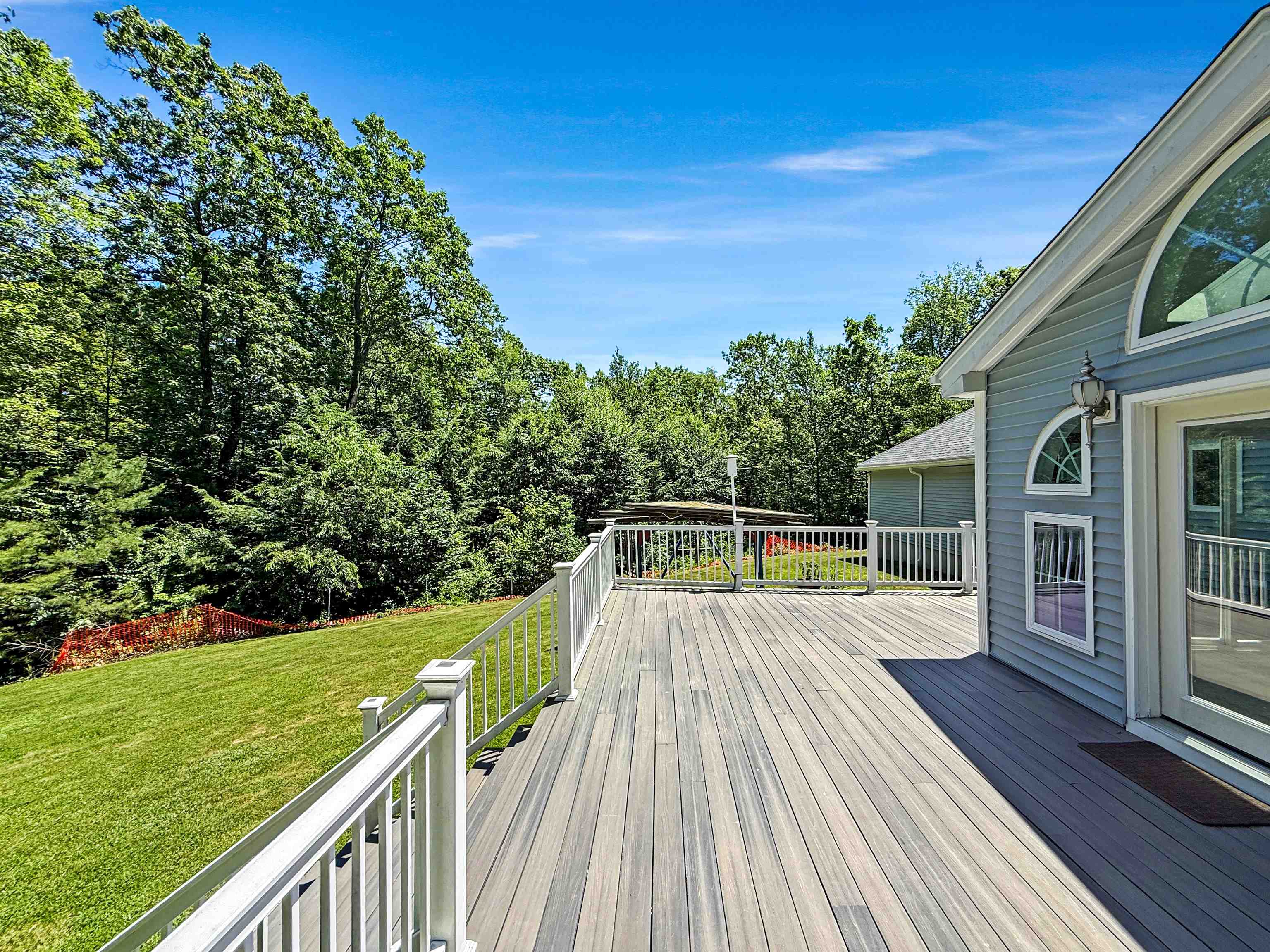 15 Stone Fence Drive