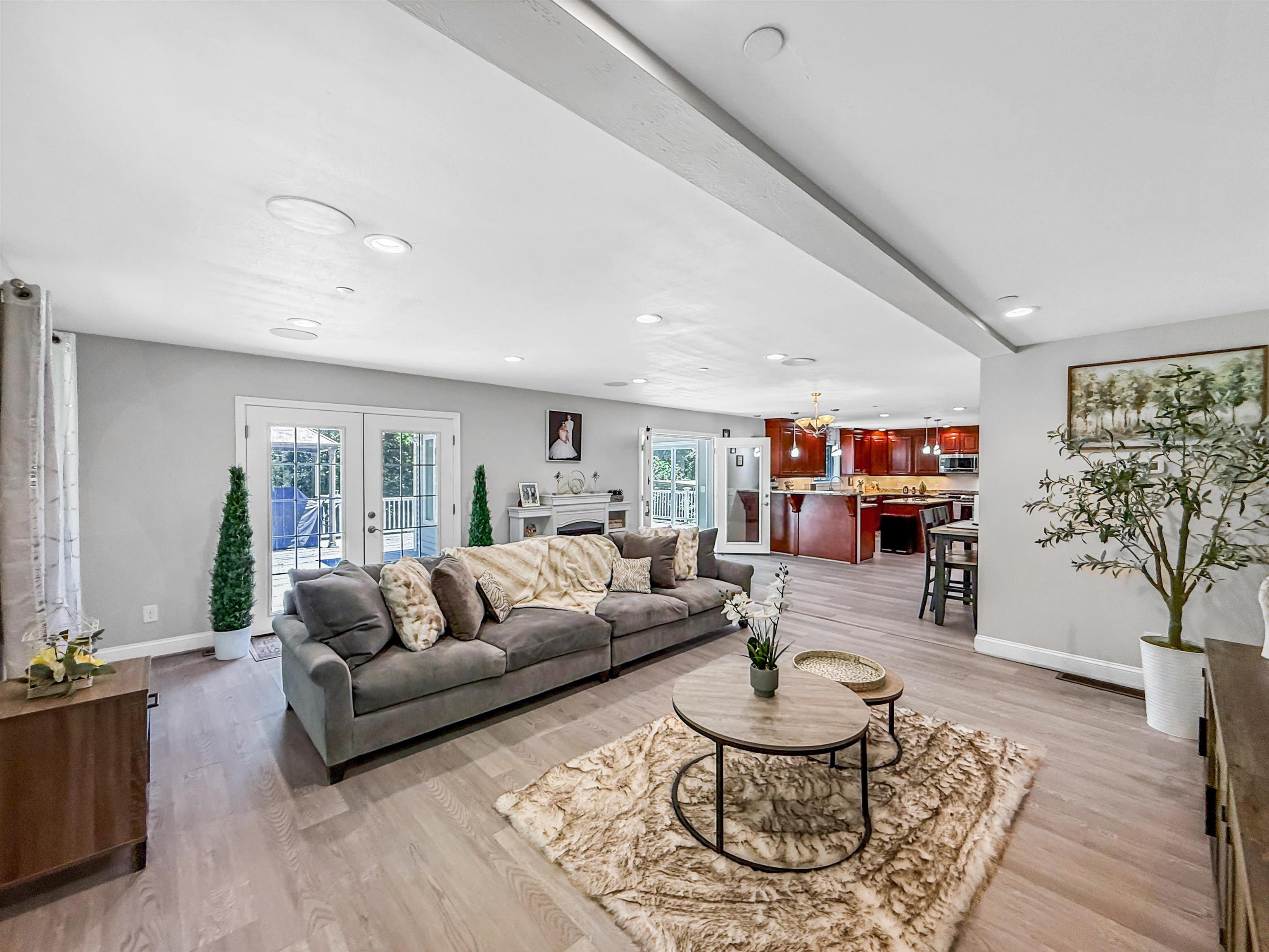 15 Stone Fence Drive