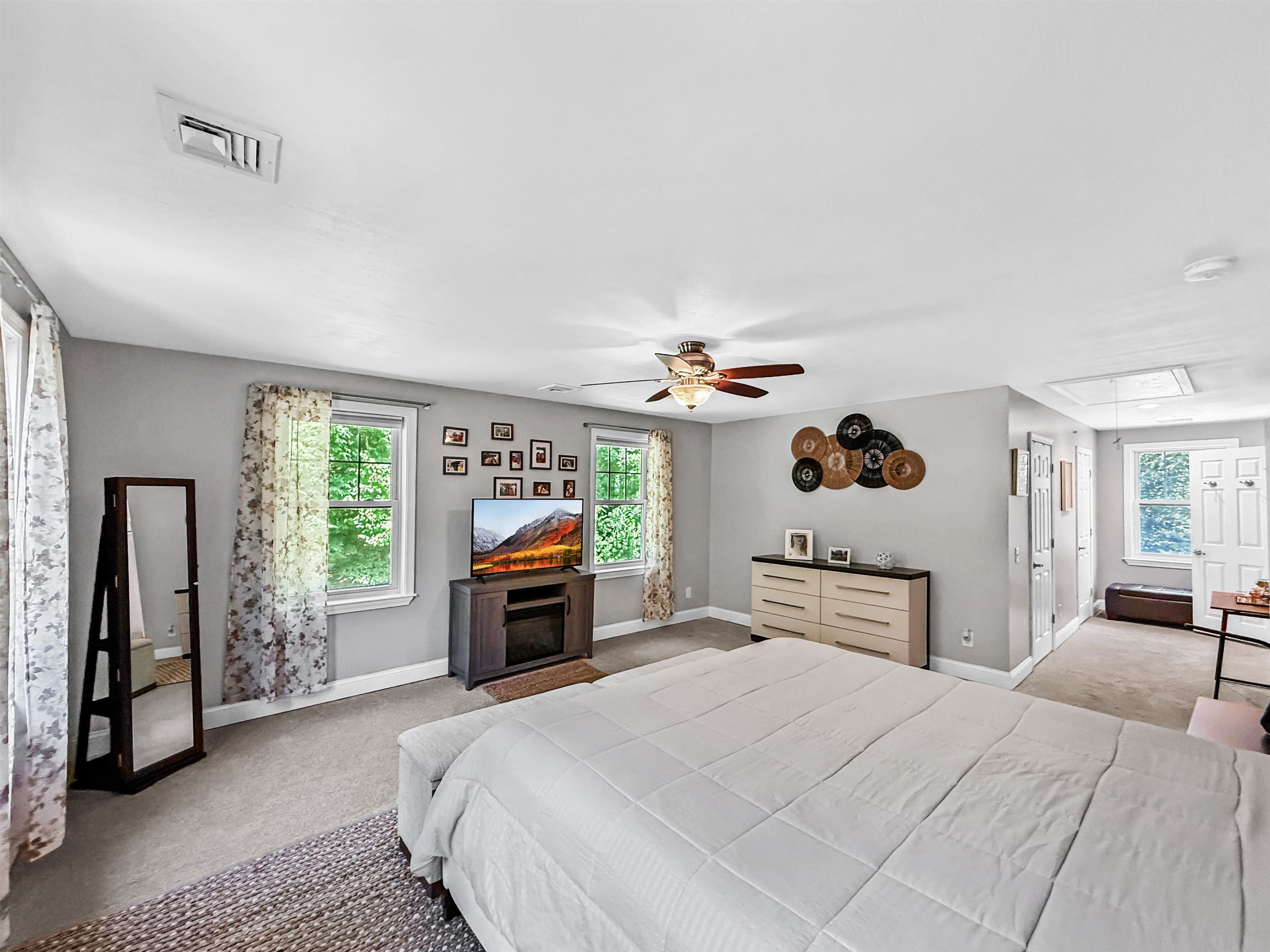 15 Stone Fence Drive