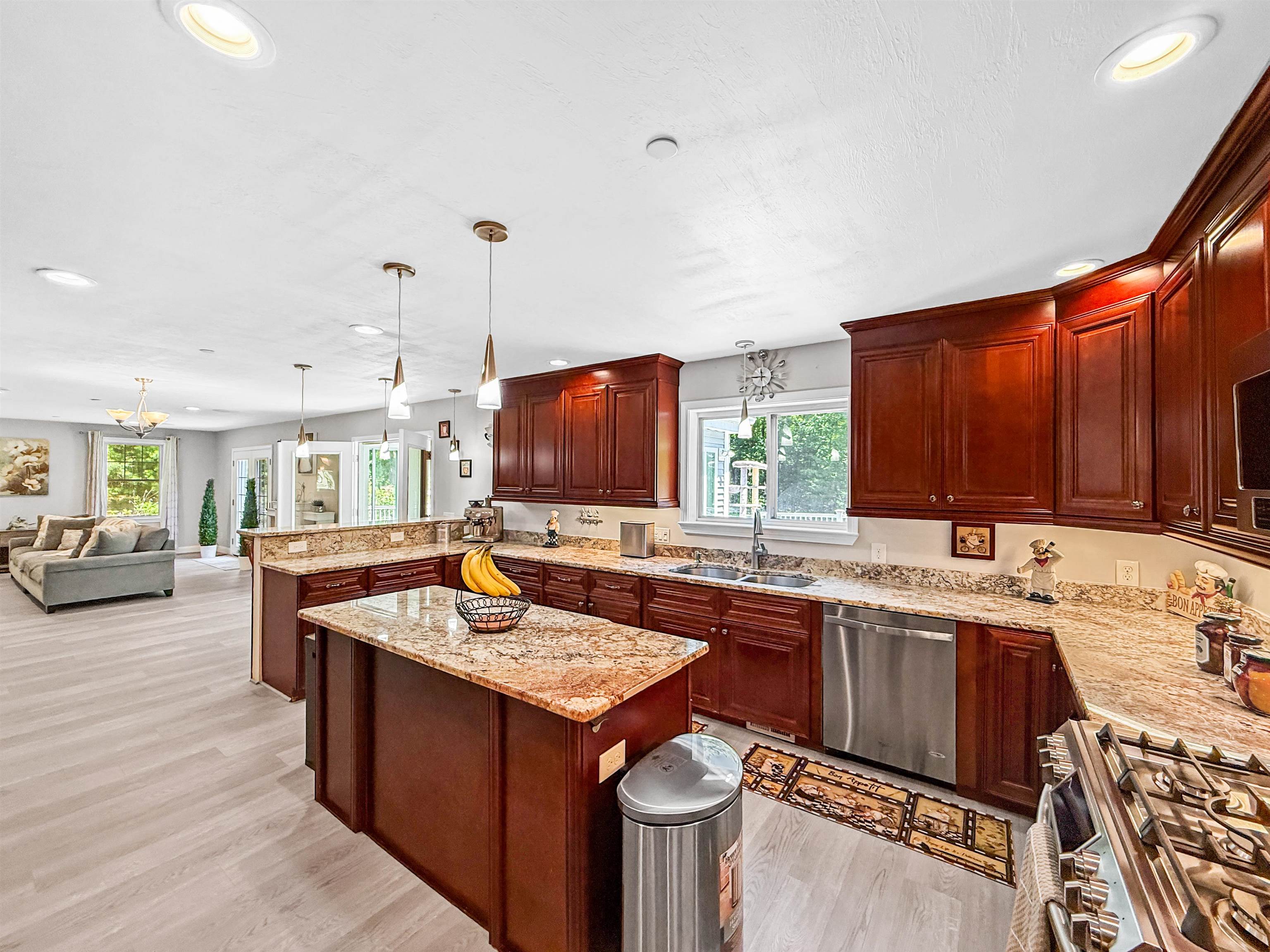 15 Stone Fence Drive